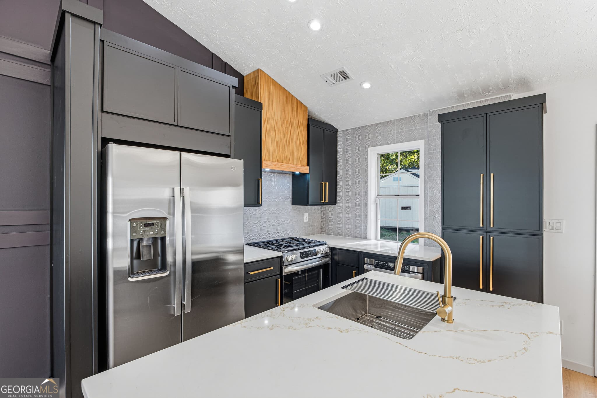3 bedroom, 2 bathroom, 1,436 sq ft single family residence for sale at 6033 Old Wellborn Trace, Lithonia, GA 30058 — photo 6