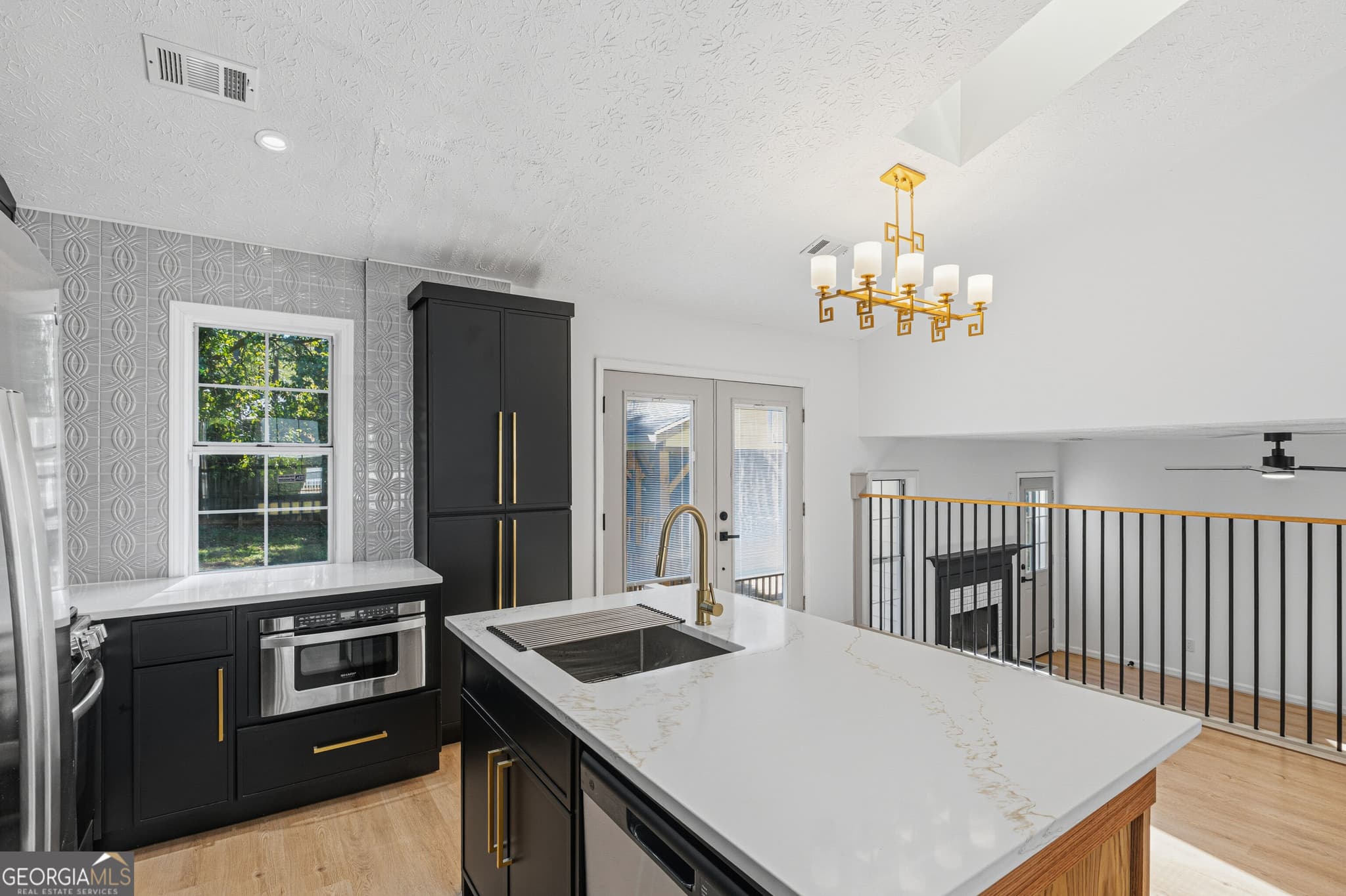 3 bedroom, 2 bathroom, 1,436 sq ft single family residence for sale at 6033 Old Wellborn Trace, Lithonia, GA 30058 — photo 7