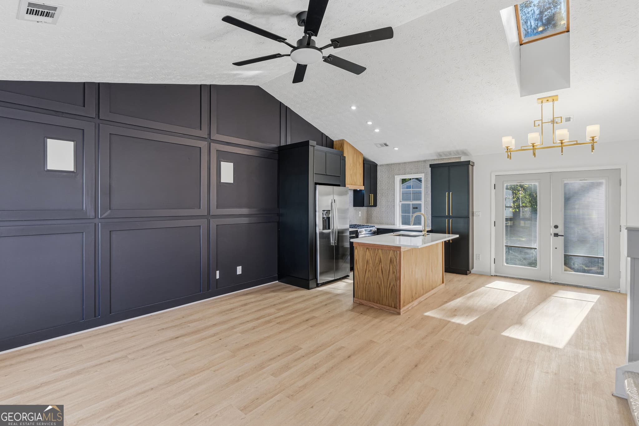 3 bedroom, 2 bathroom, 1,436 sq ft single family residence for sale at 6033 Old Wellborn Trace, Lithonia, GA 30058 — photo 3