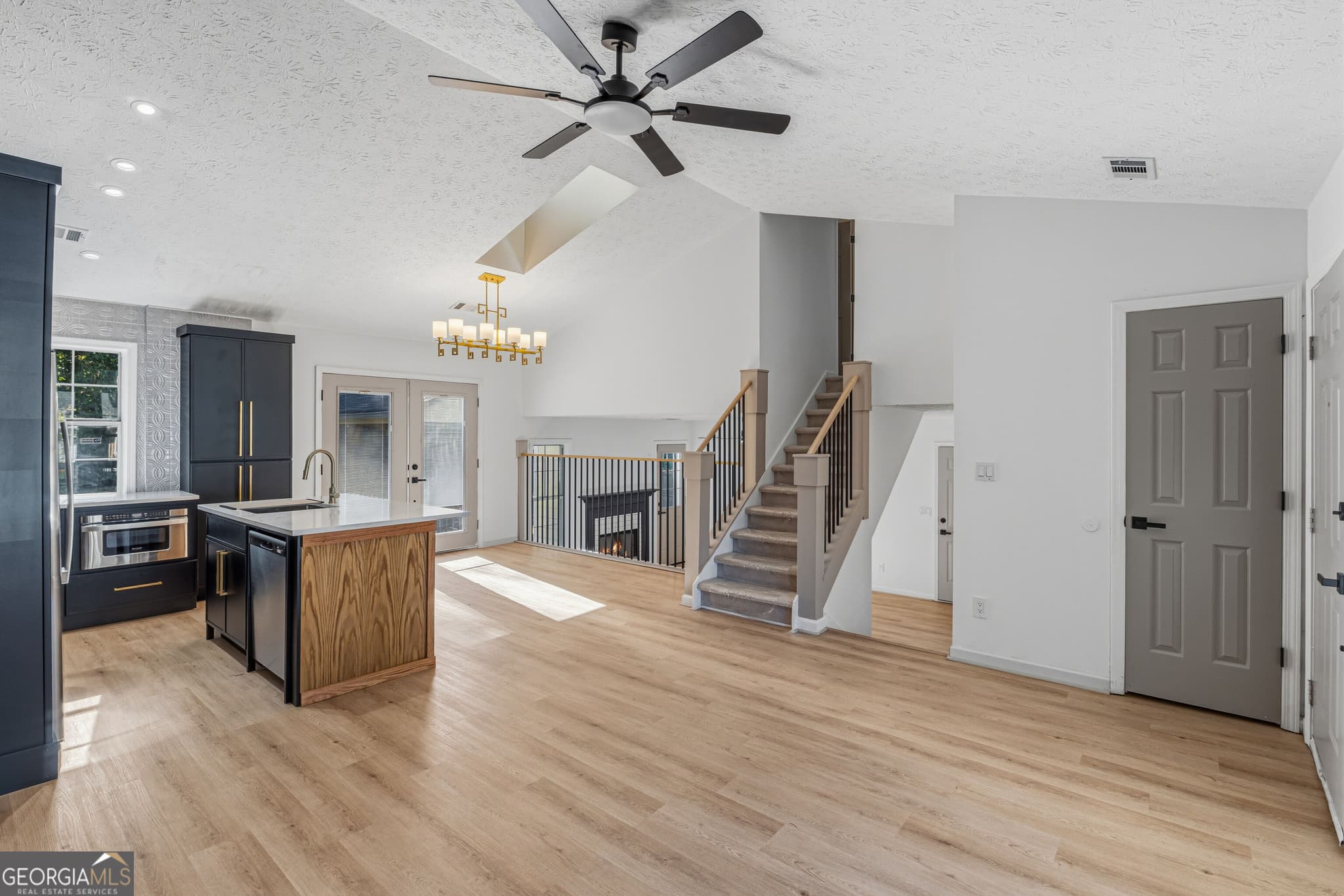 3 bedroom, 2 bathroom, 1,436 sq ft single family residence for sale at 6033 Old Wellborn Trace, Lithonia, GA 30058 — photo 4