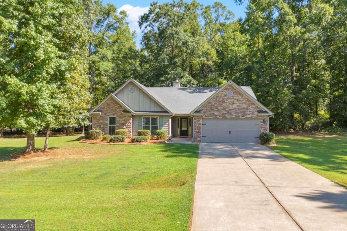 4 bedroom, 2 bathroom, 2,258 sq ft single family residence for sale at 111 Buttercup Lane, Bogart, GA 30622 — photo 2
