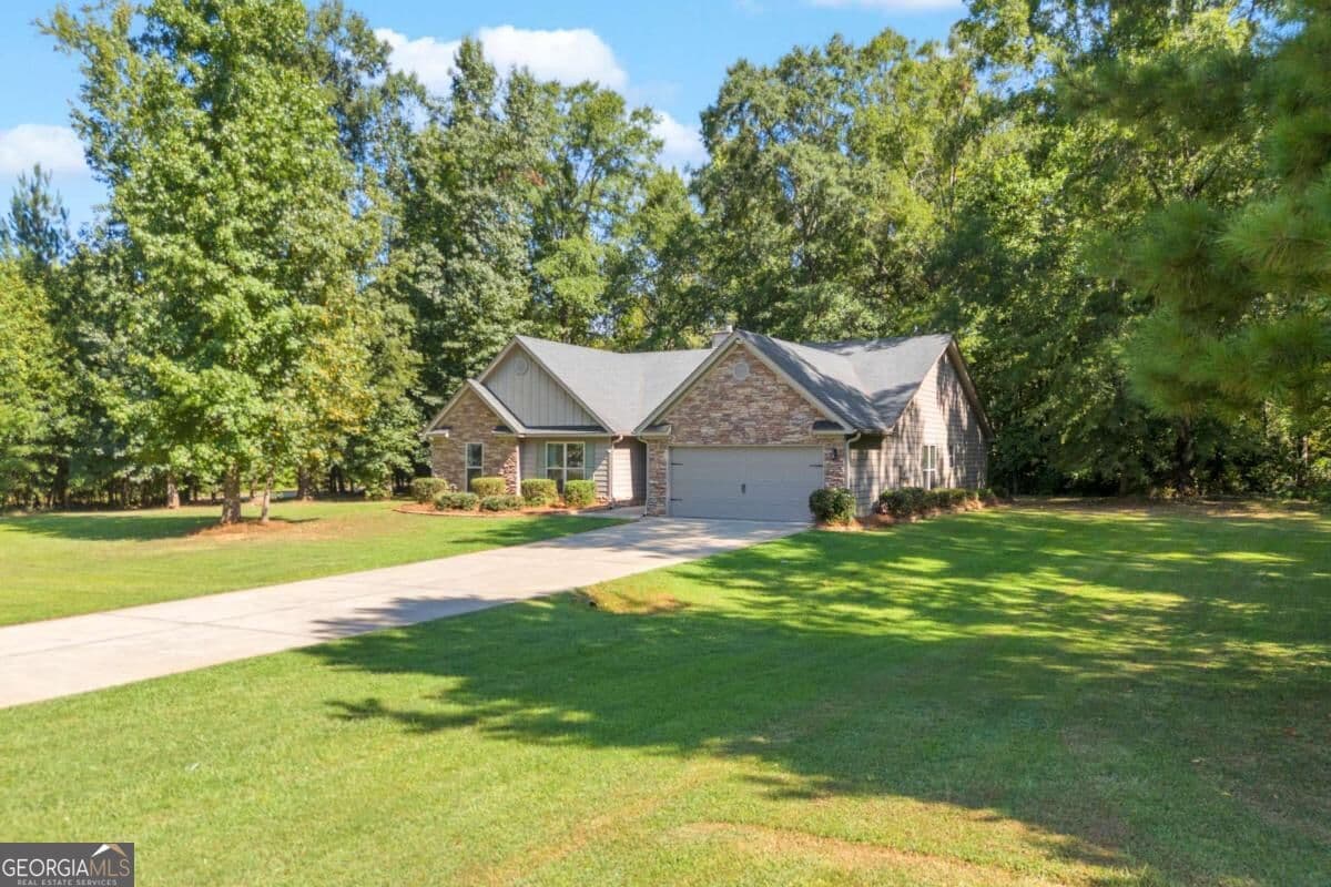 4 bedroom, 2 bathroom, 2,258 sq ft single family residence for sale at 111 Buttercup Lane, Bogart, GA 30622 — photo 3
