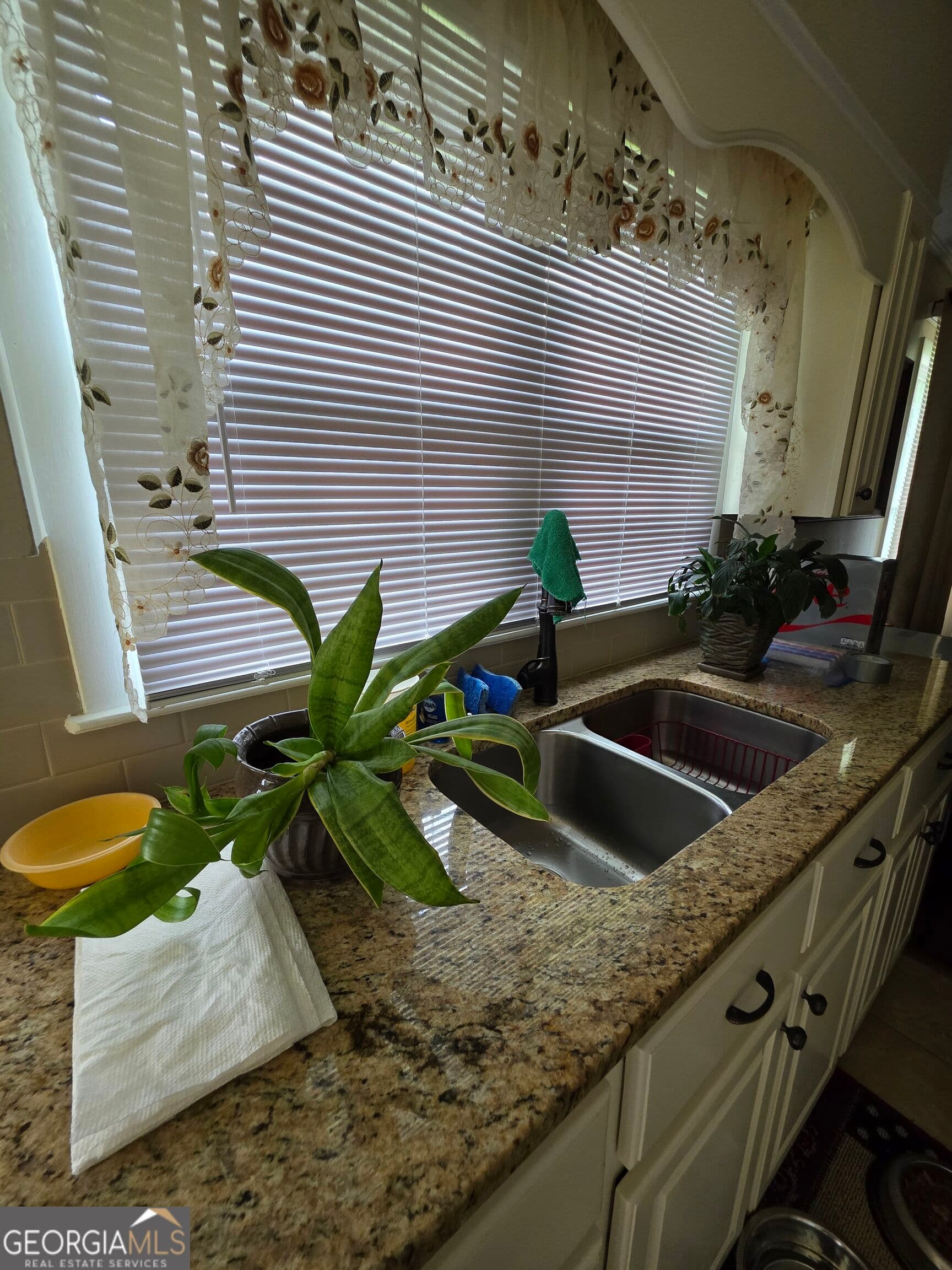 3 bedroom, 1 bathroom, 1,056 sq ft single family residence for sale at 9 Pecan Drive, Hazlehurst, GA 31539 — photo 9