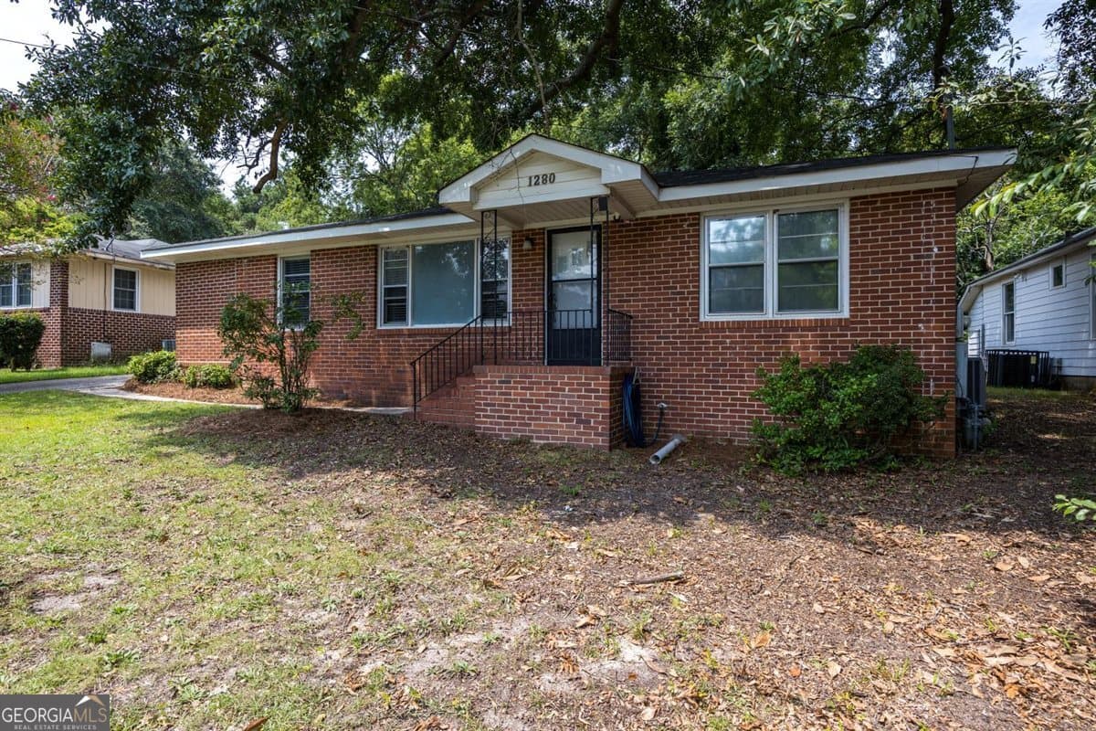 2 bedroom, 2 bathroom, 1,374 sq ft single family residence for sale at 1280 Baker Drive, Macon, GA 31206 — photo 2
