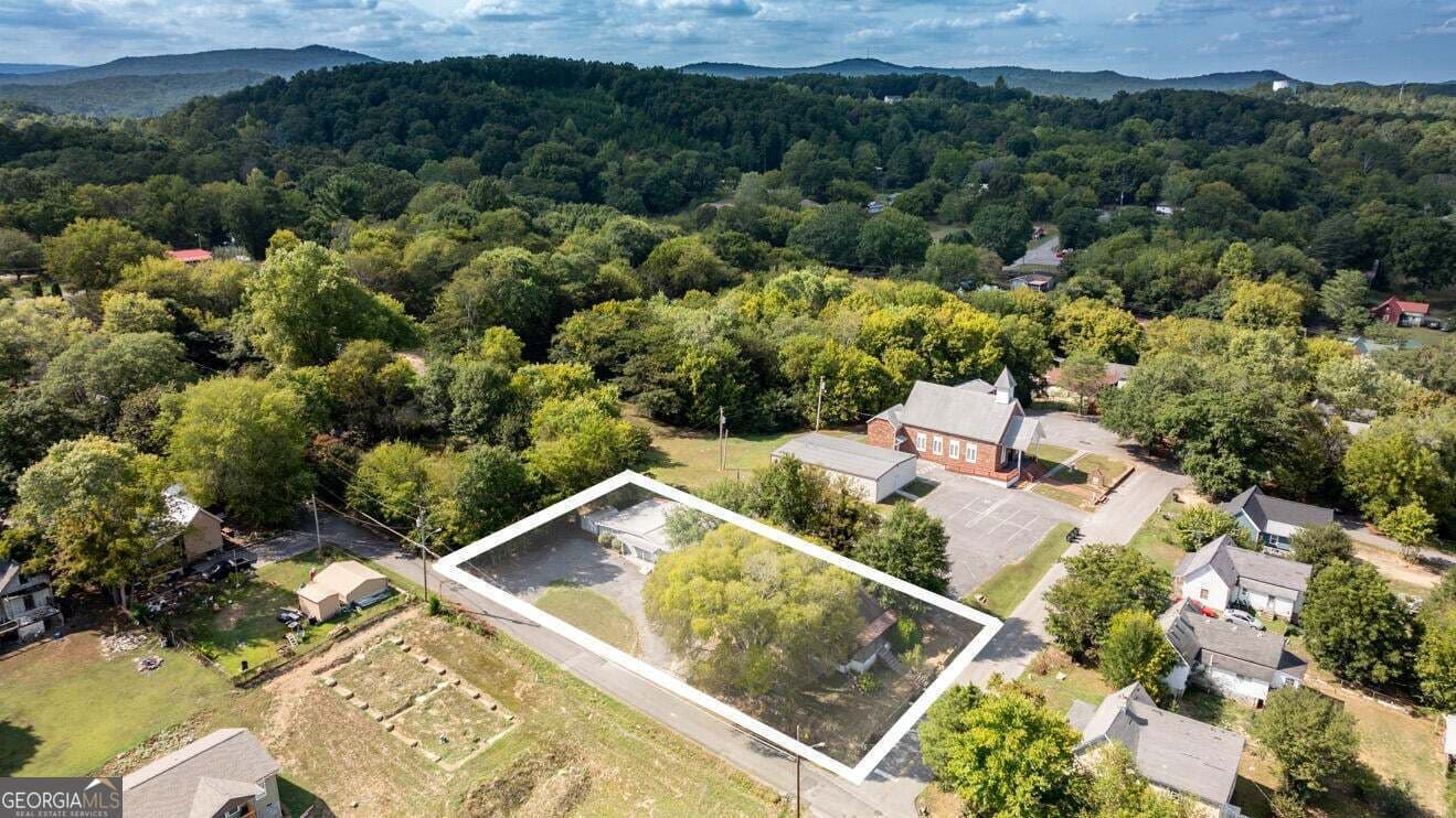 3 bedroom, 3 bathroom, 2,774 sq ft single family residence sold at 12 N A/B Steele Street, Lafayette, GA 30728