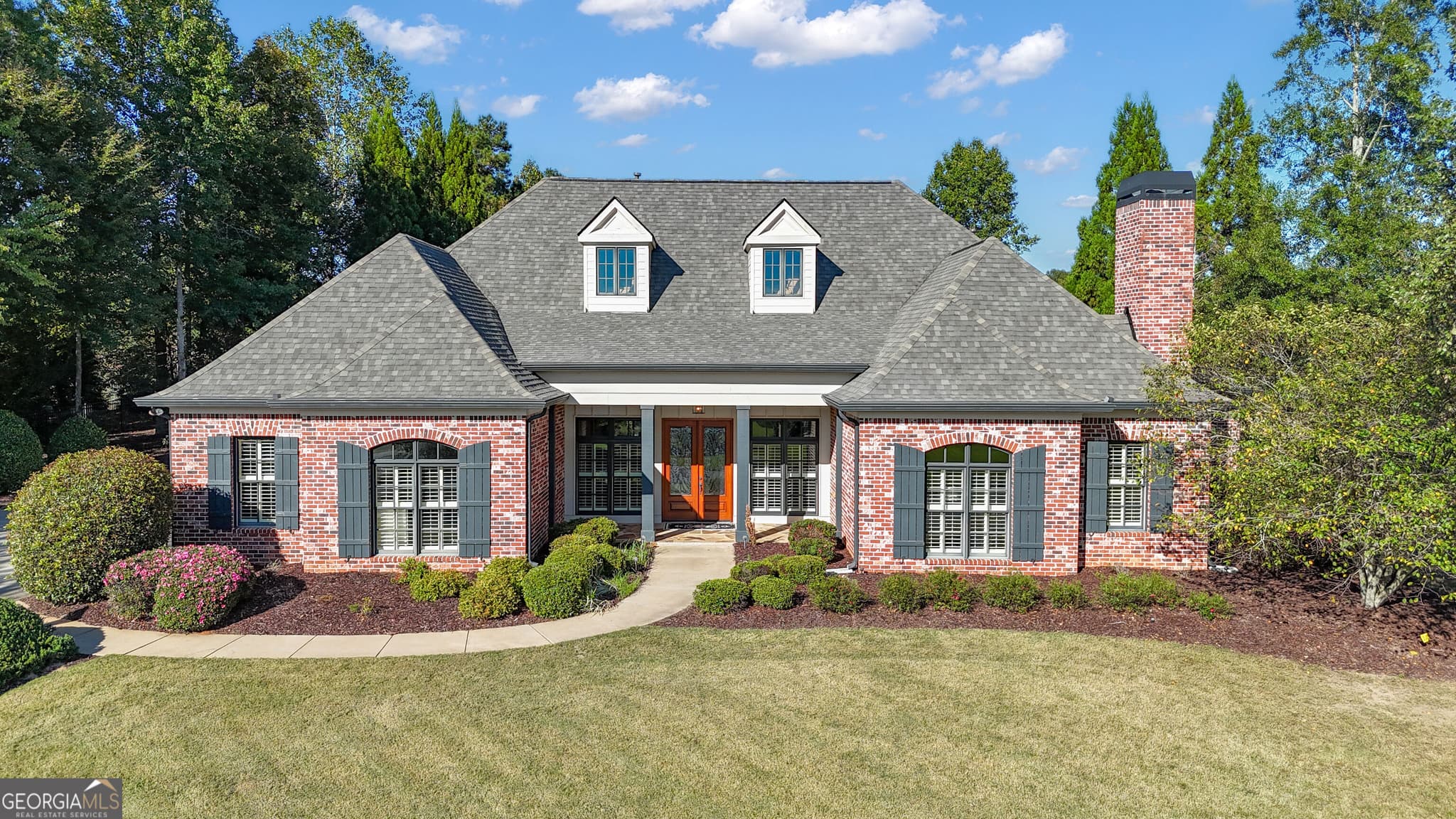 3 bedroom, 3.5 bathroom, 3,979 sq ft single family residence for sale at 323 Beaumont Farms Drive, Sharpsburg, GA 30277 — photo 2