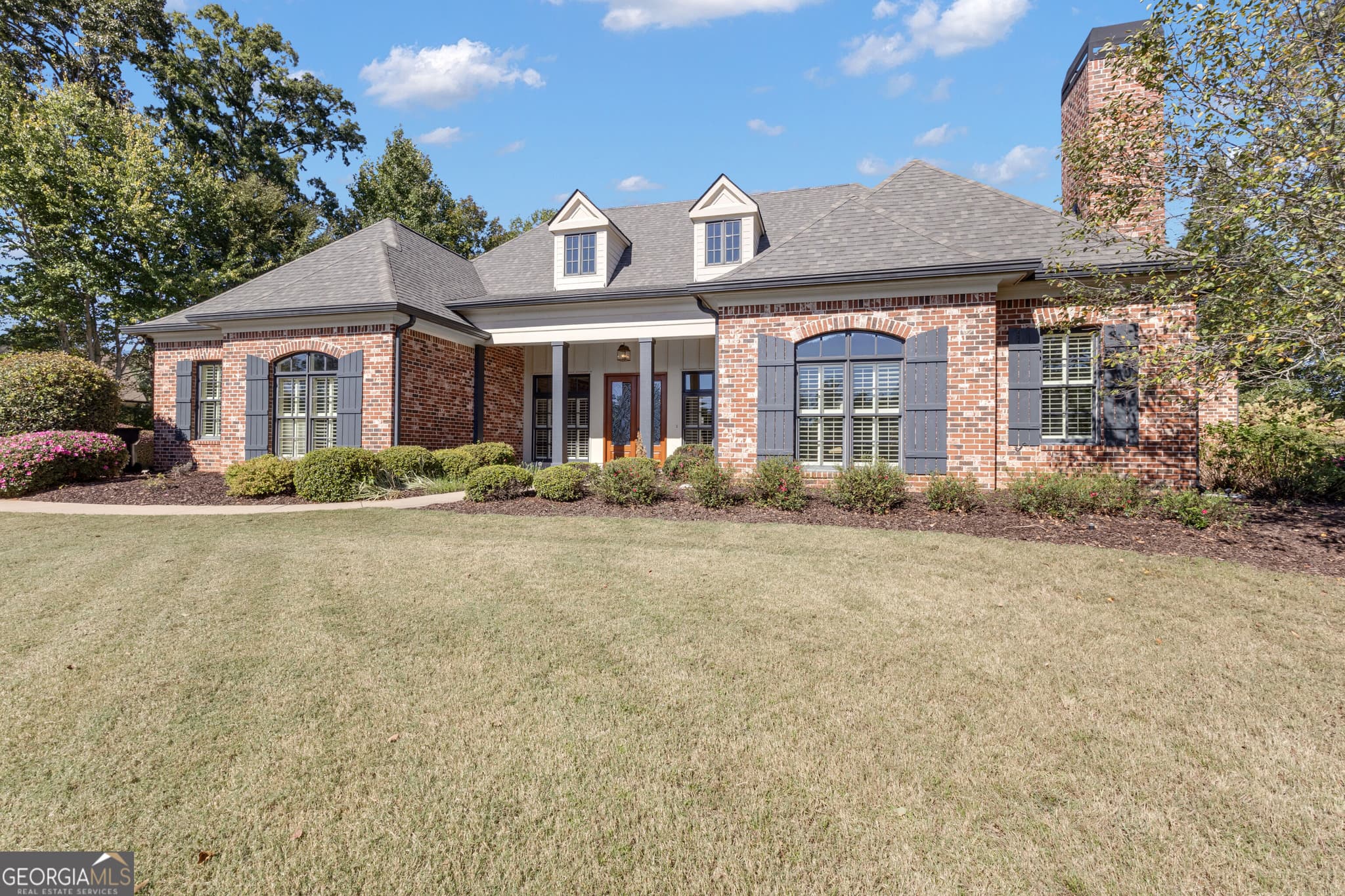 3 bedroom, 3.5 bathroom, 3,979 sq ft single family residence for sale at 323 Beaumont Farms Drive, Sharpsburg, GA 30277 — photo 9