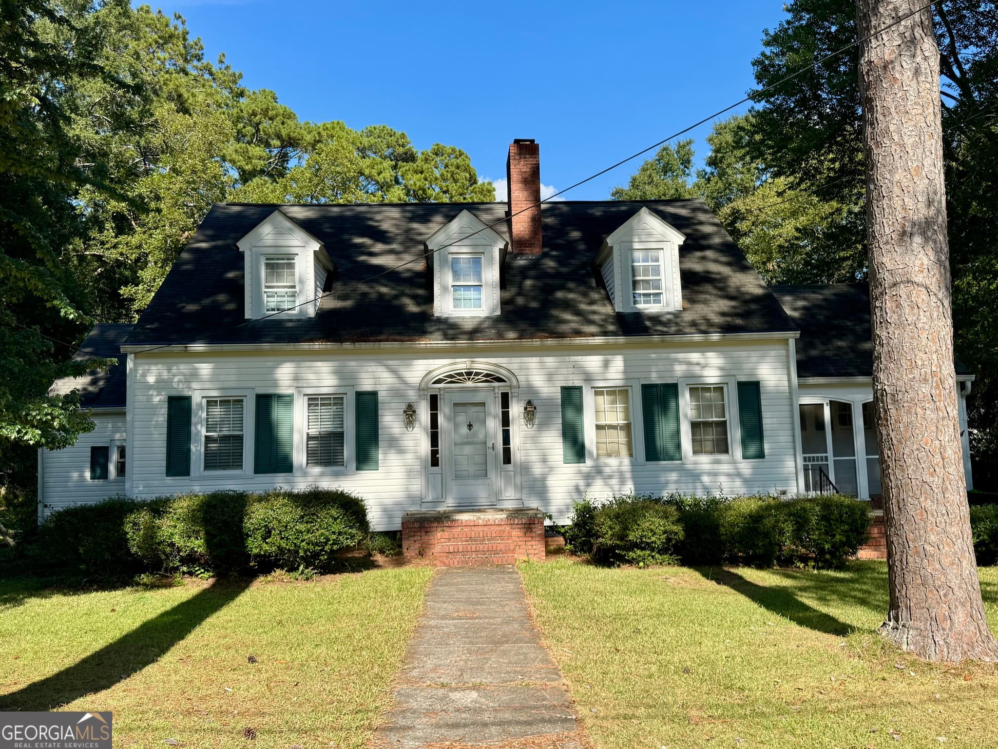 4 bedroom, 2 bathroom, 2,964 sq ft single family residence for sale at 803 Dolvin Avenue, Union Point, GA 30669 — photo 2