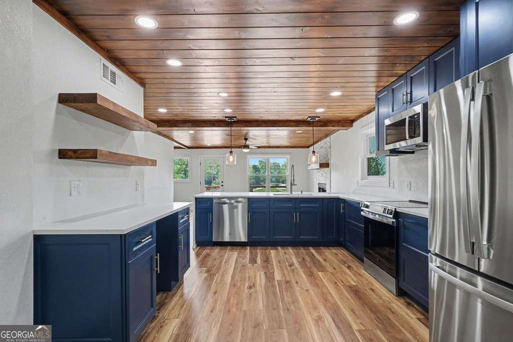 4 bedroom, 3 bathroom, 2,010 sq ft single family residence for sale at 233 Bradshaw Road, Hiawassee, GA 30546 — photo 6