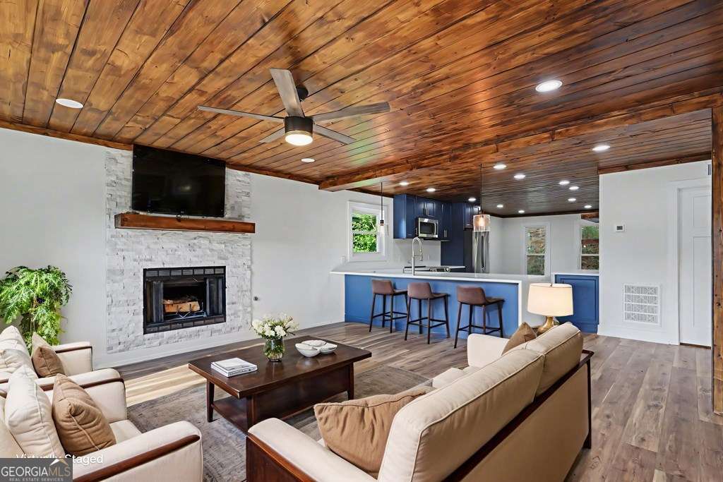 4 bedroom, 3 bathroom, 2,010 sq ft single family residence for sale at 233 Bradshaw Road, Hiawassee, GA 30546 — photo 5