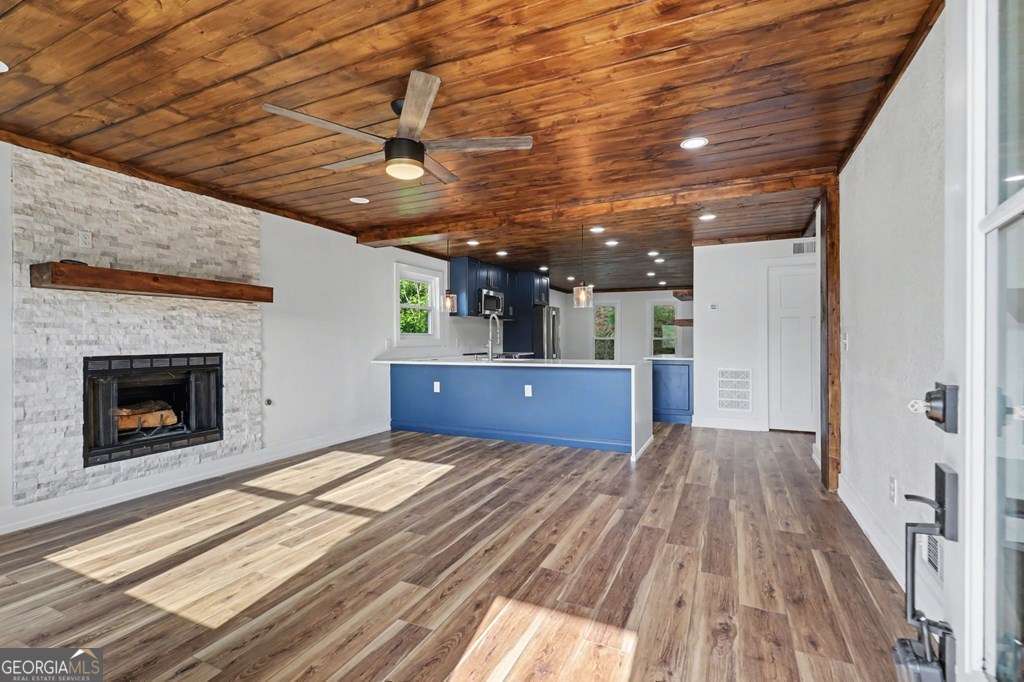 4 bedroom, 3 bathroom, 2,010 sq ft single family residence for sale at 233 Bradshaw Road, Hiawassee, GA 30546 — photo 9