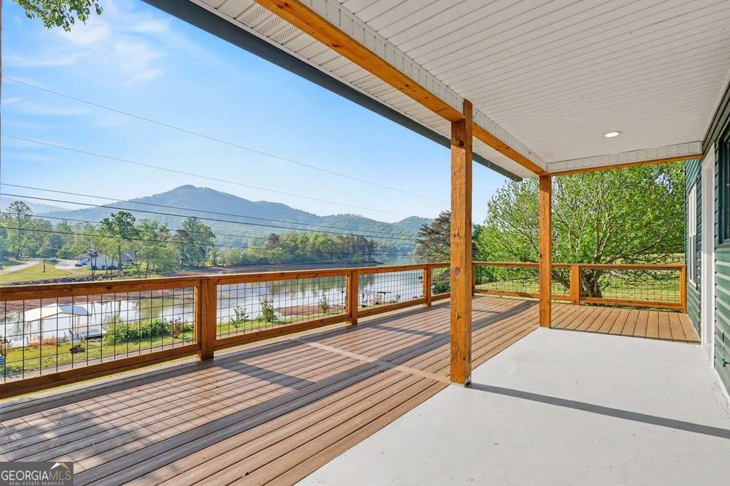 4 bedroom, 3 bathroom, 2,010 sq ft single family residence for sale at 233 Bradshaw Road, Hiawassee, GA 30546 — photo 4