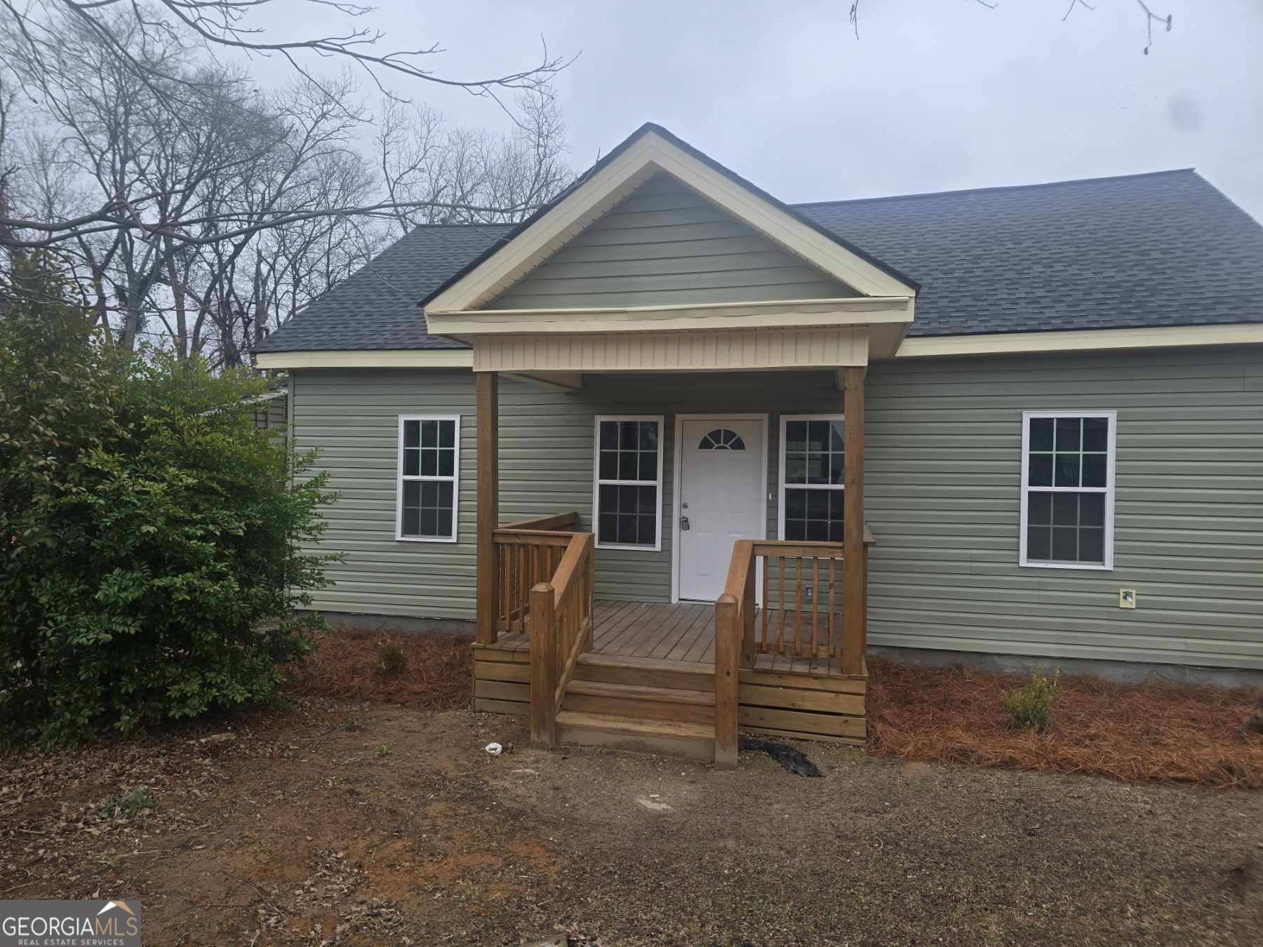 3 bedroom, 2 bathroom, 1,100 sq ft single family residence under contract at 712 S Jefferson Street, Dublin, GA 31021