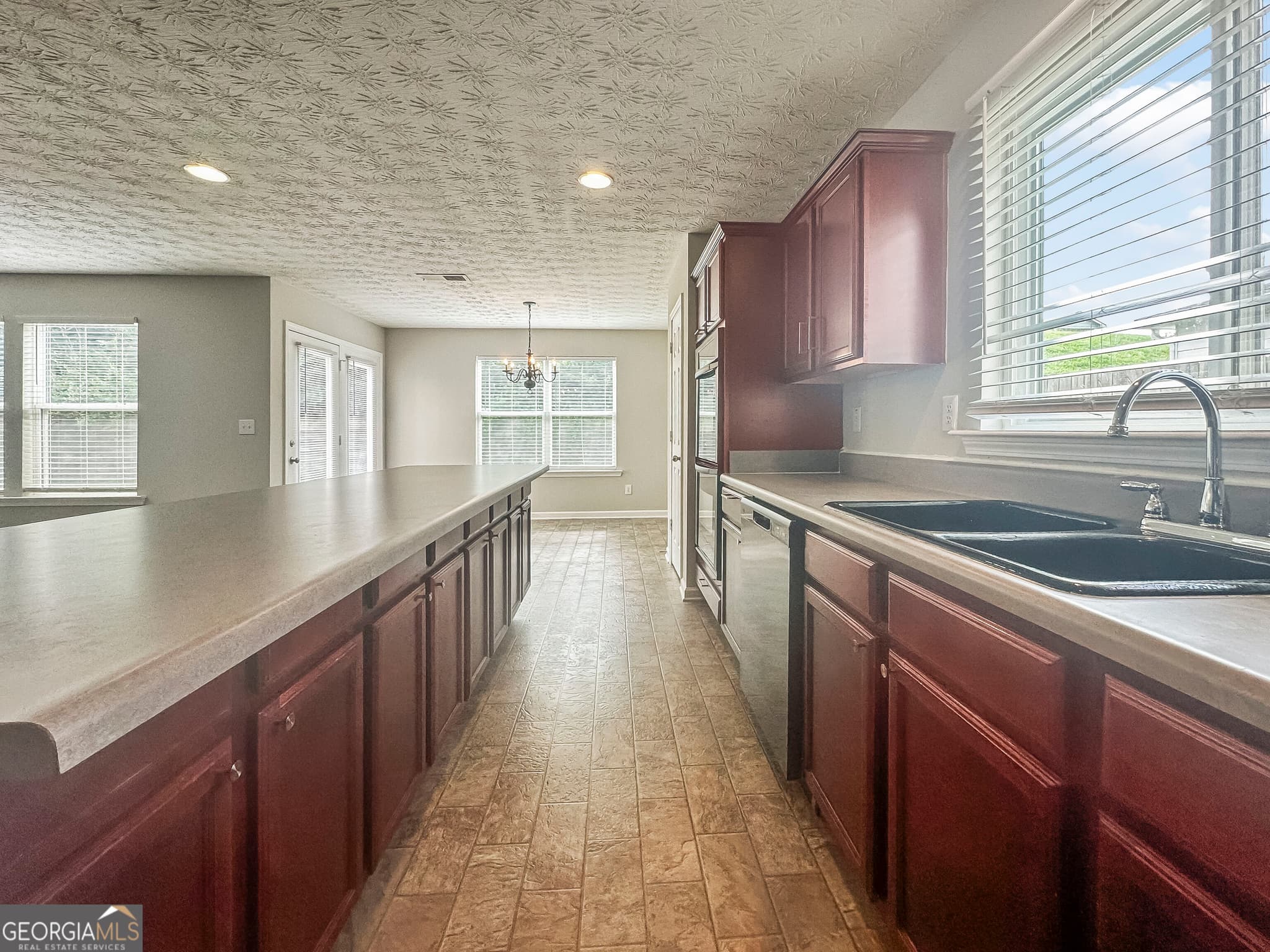3 bedroom, 2.5 bathroom, 7,190 sq ft single family residence for rent at 2613 Waterdale Road, South Fulton, GA 30331 for $2,625 a month — photo 7
