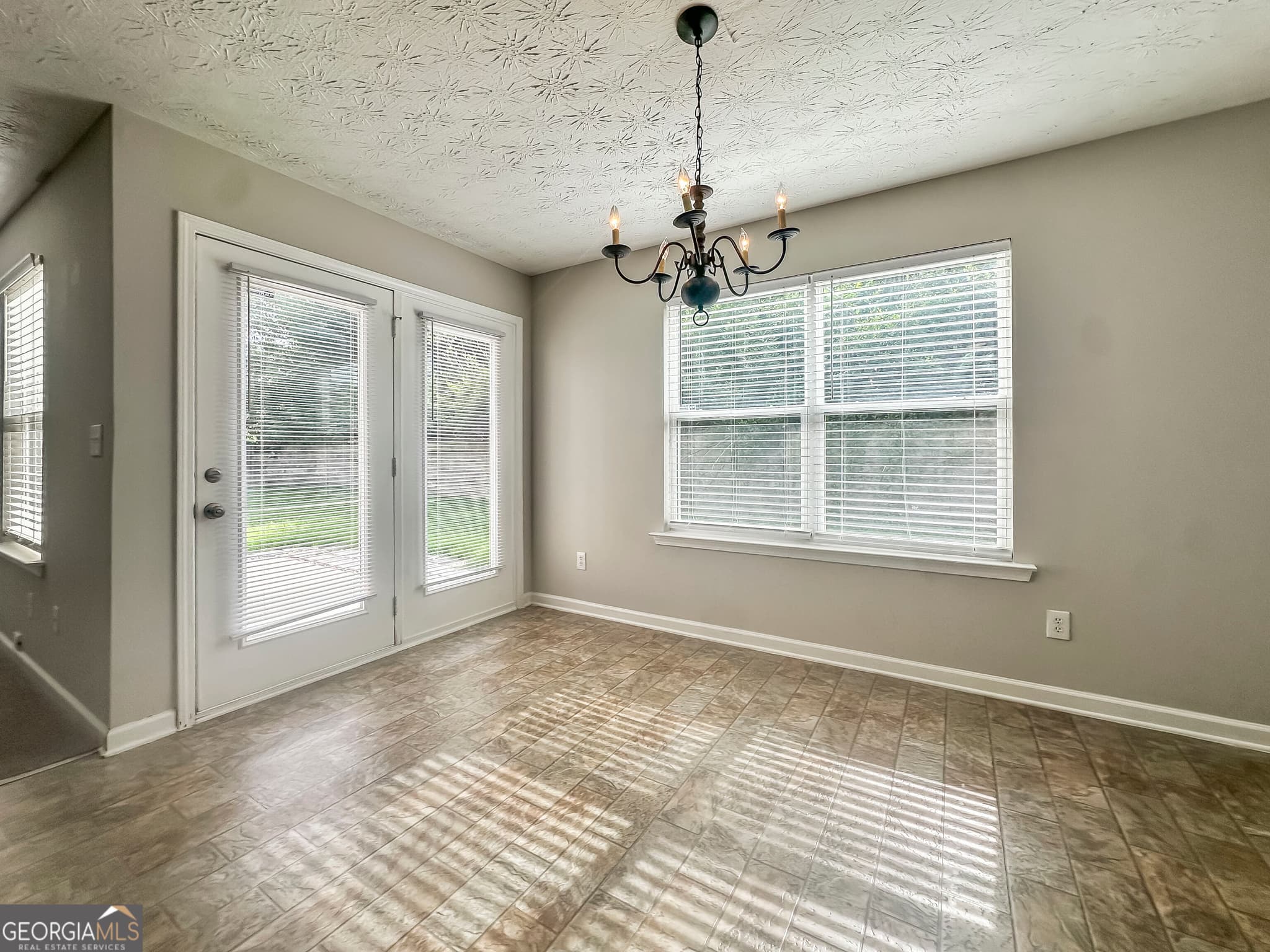 3 bedroom, 2.5 bathroom, 7,190 sq ft single family residence for rent at 2613 Waterdale Road, South Fulton, GA 30331 for $2,625 a month — photo 5