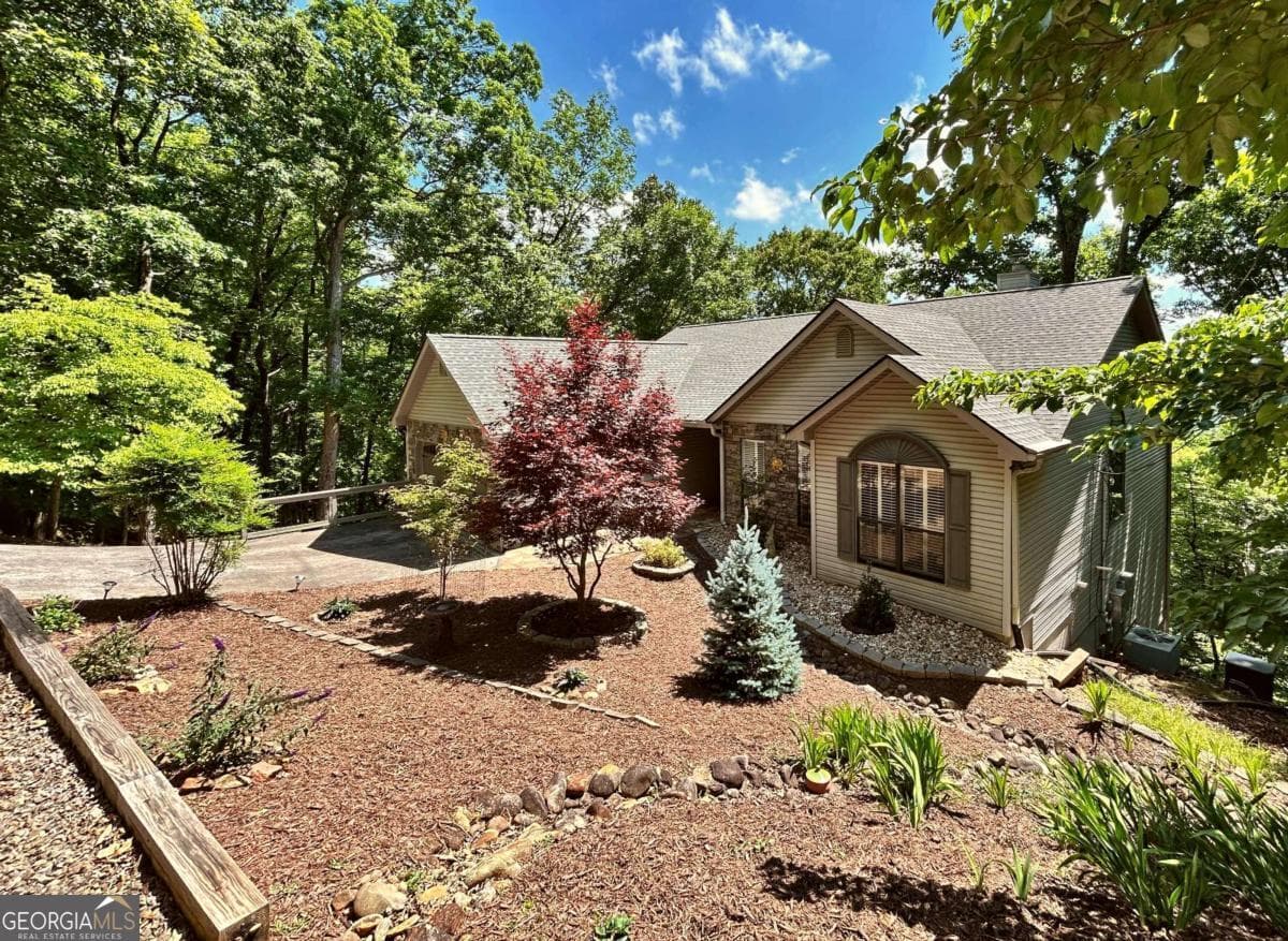 3 bedroom, 3 bathroom, 2,876 sq ft single family residence sold at 375 Valley View Vista, Jasper, GA 30143