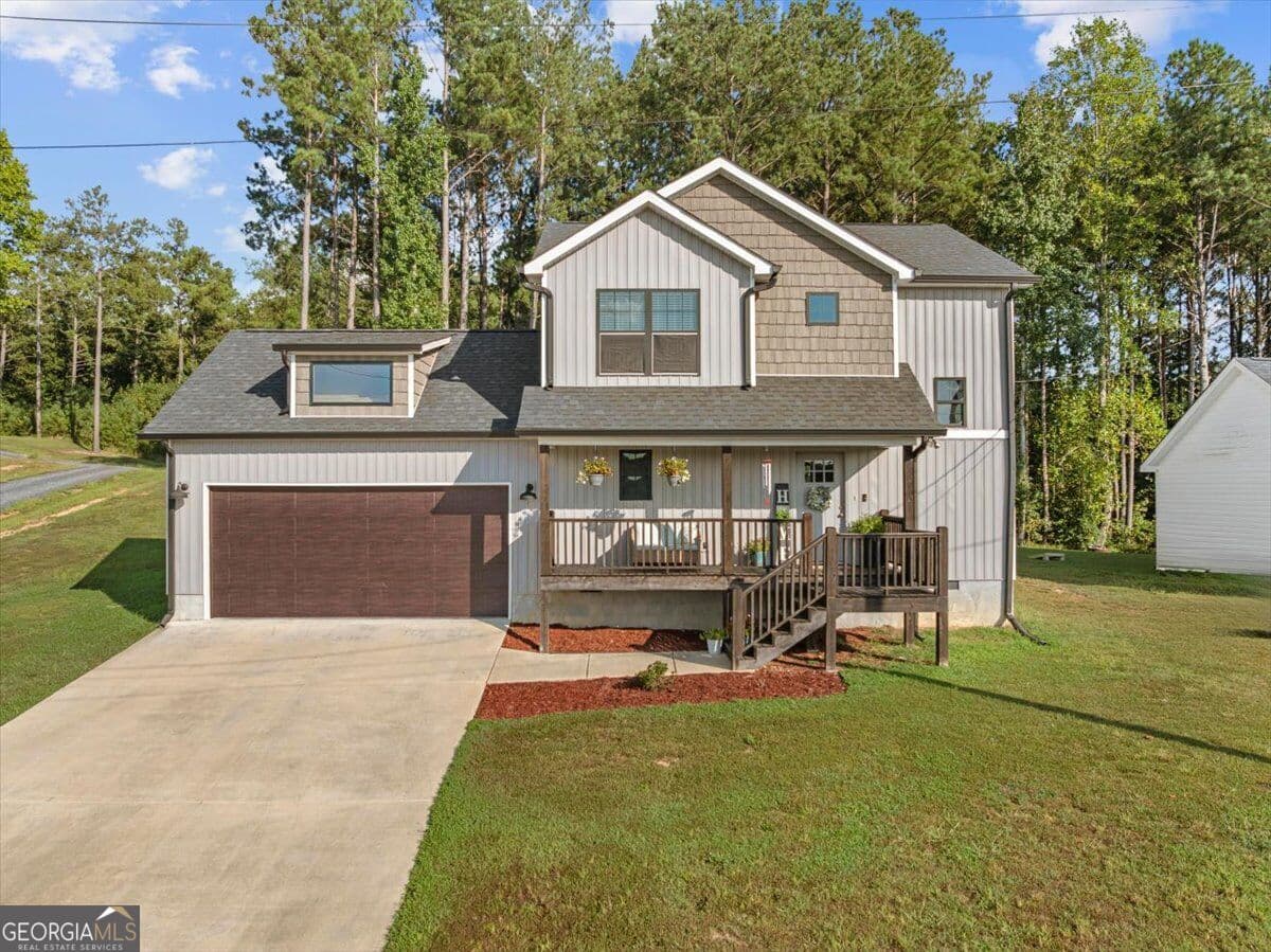 3 bedroom, 2.5 bathroom, 1,625 sq ft single family residence for sale at 3210 Crow Road, Dalton, GA 30721 — photo 1 of 36