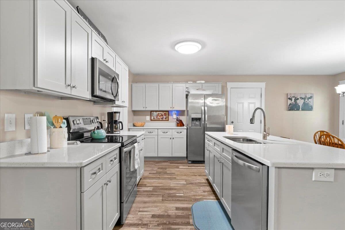 3 bedroom, 2.5 bathroom, 1,625 sq ft single family residence for sale at 3210 Crow Road, Dalton, GA 30721 — photo 5