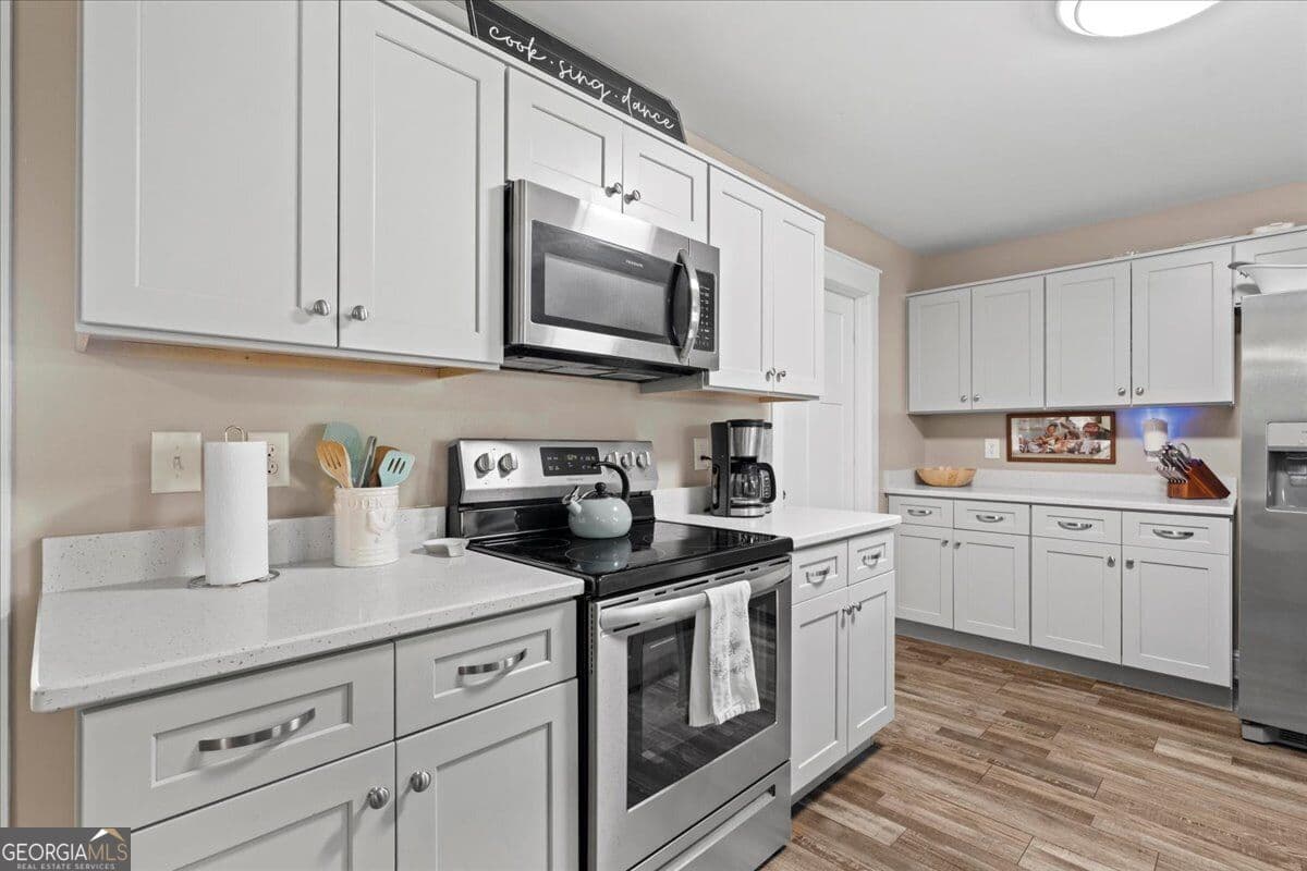 3 bedroom, 2.5 bathroom, 1,625 sq ft single family residence for sale at 3210 Crow Road, Dalton, GA 30721 — photo 8