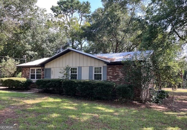 3 bedroom, 2 bathroom, 1,125 sq ft single family residence sold at 607 S Hull Street, Sylvania, GA 30467