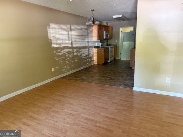 2 bedroom, 2 bathroom, 967 sq ft duplex for rent at 55 Crestwood Drive, Hartwell, GA 30643 for $1,100 a month — photo 2