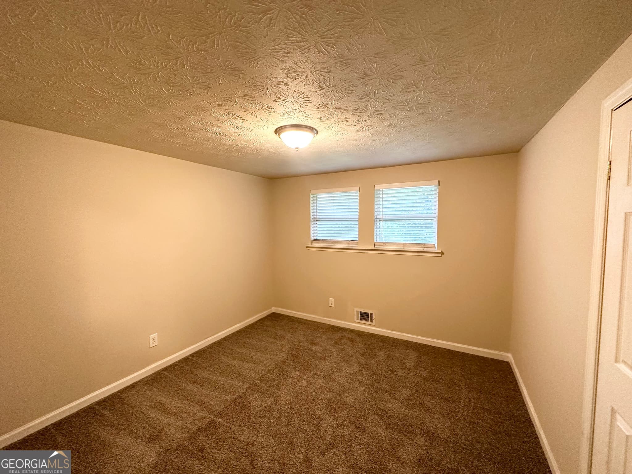 4 bedroom, 2.5 bathroom, 1,774 sq ft single family residence for sale at 6026 S Bear Drive, Douglasville, GA 30135 — photo 7
