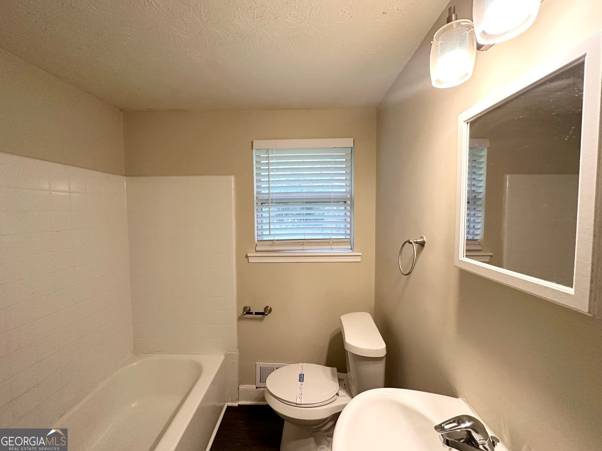 4 bedroom, 2.5 bathroom, 1,774 sq ft single family residence for sale at 6026 S Bear Drive, Douglasville, GA 30135 — photo 8
