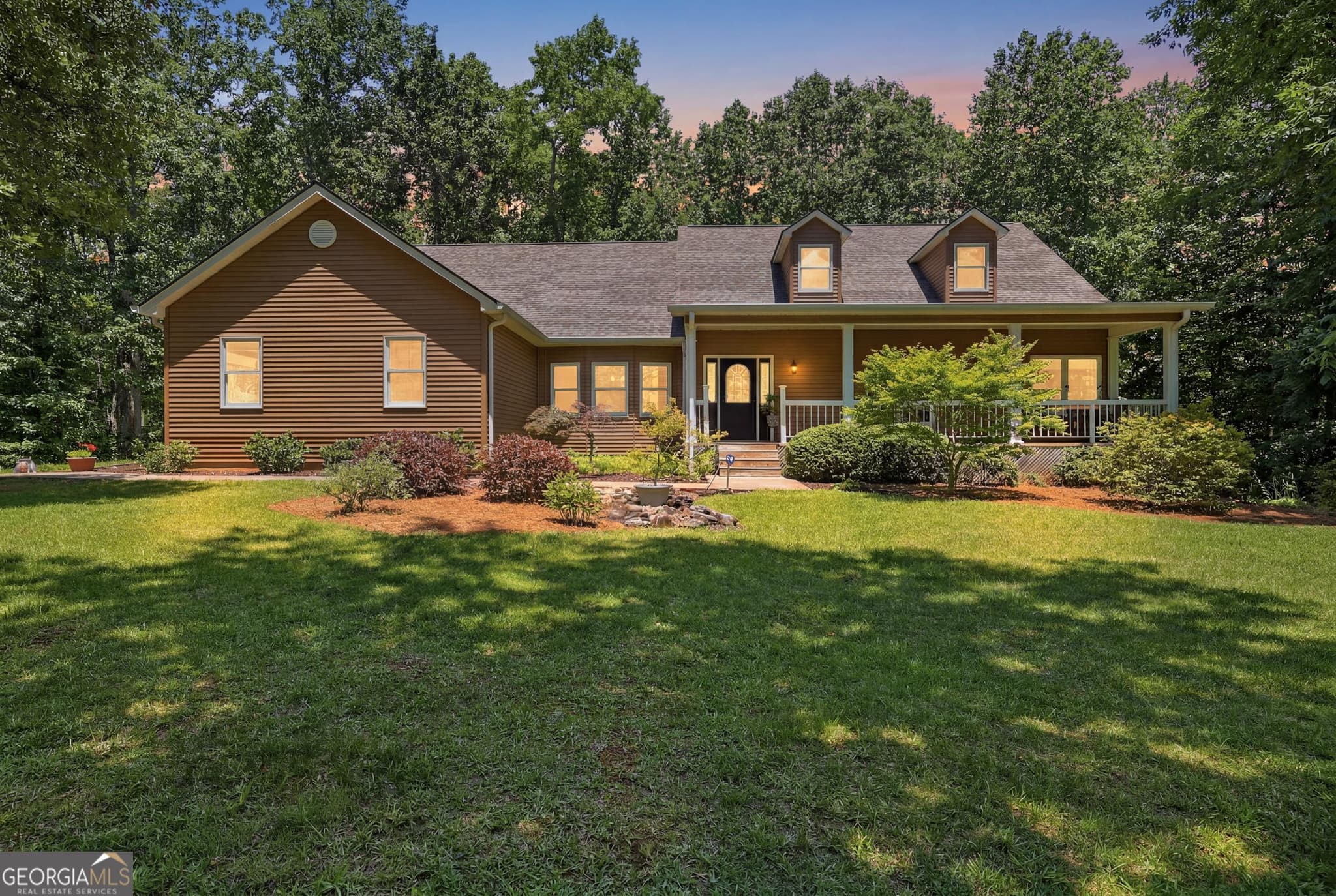 5 bedroom, 3.5 bathroom single family residence sold at 8721 Skitts Mountain Road, Clermont, GA 30527