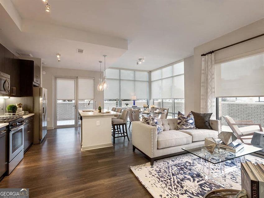 2 bedroom, 2 bathroom, 1,388 sq ft apartment for rent at 2144 Peachtree Road 630, Atlanta, GA 30309 for $2,225 a month — photo 2