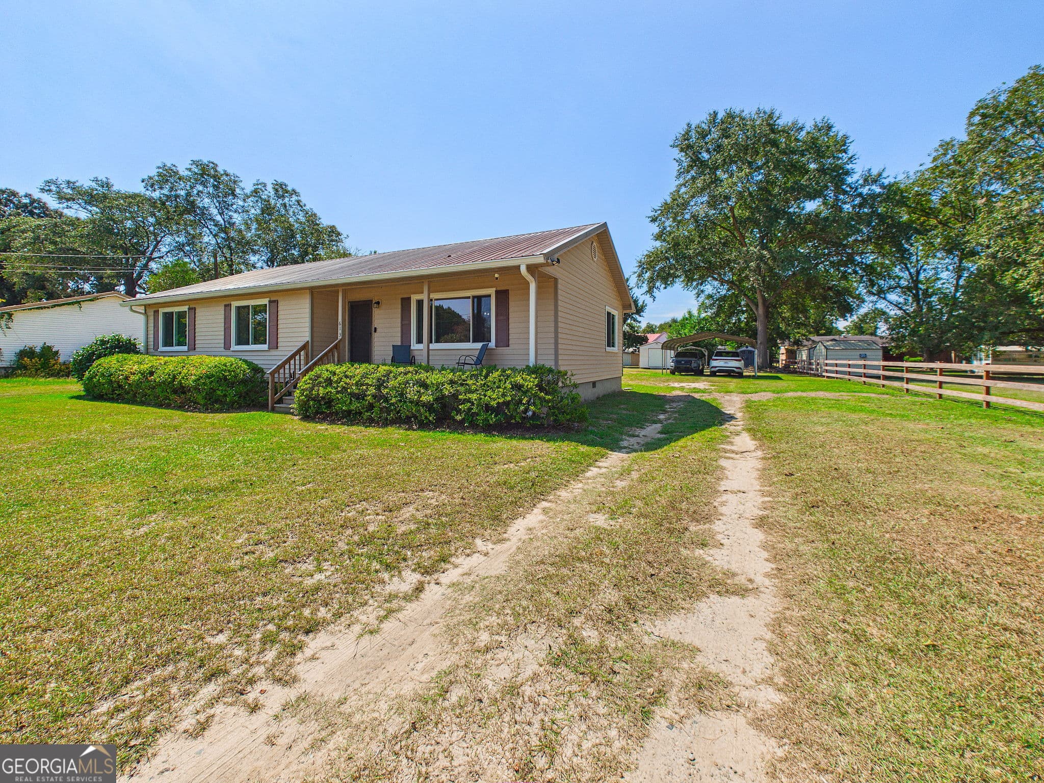 3 bedroom, 2 bathroom, 1,312 sq ft single family residence for sale at 613 Duncan Avenue, Unadilla, GA 31091 — photo 6
