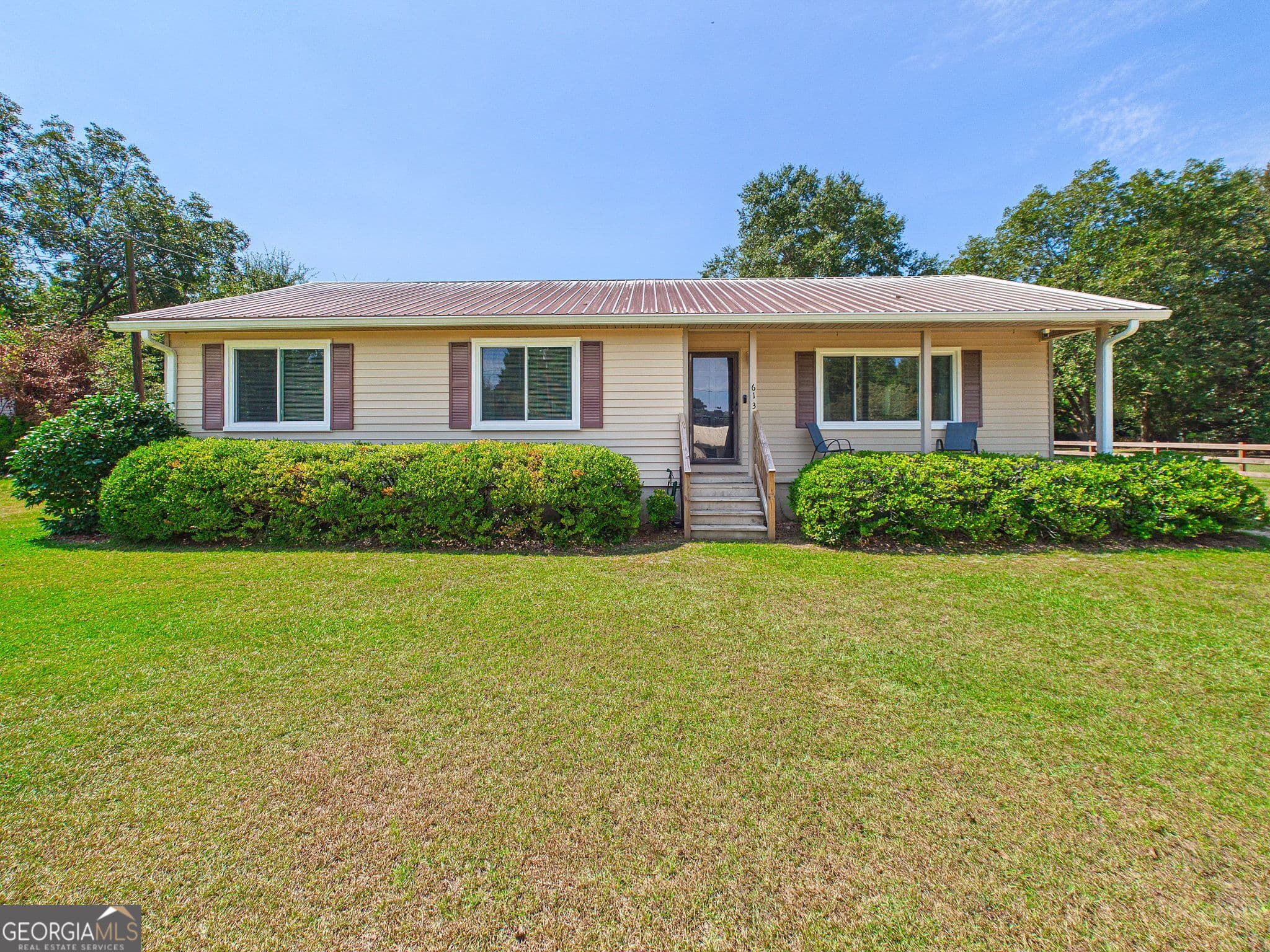 3 bedroom, 2 bathroom, 1,312 sq ft single family residence for sale at 613 Duncan Avenue, Unadilla, GA 31091