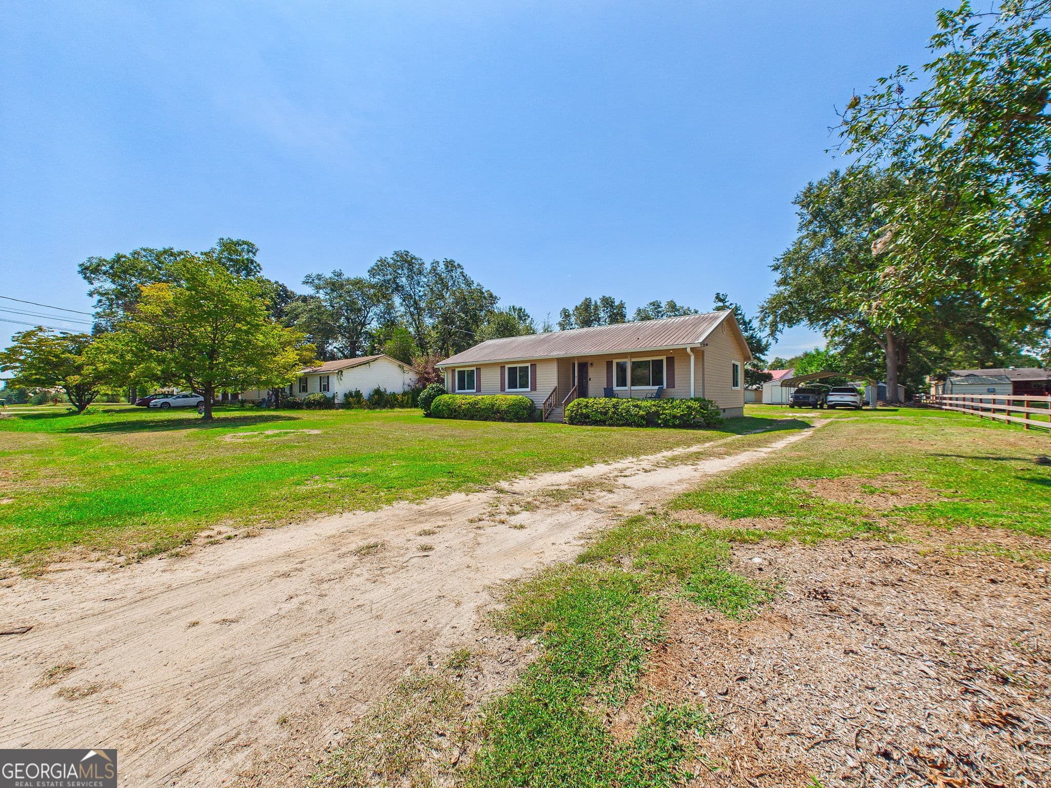 3 bedroom, 2 bathroom, 1,312 sq ft single family residence for sale at 613 Duncan Avenue, Unadilla, GA 31091 — photo 5
