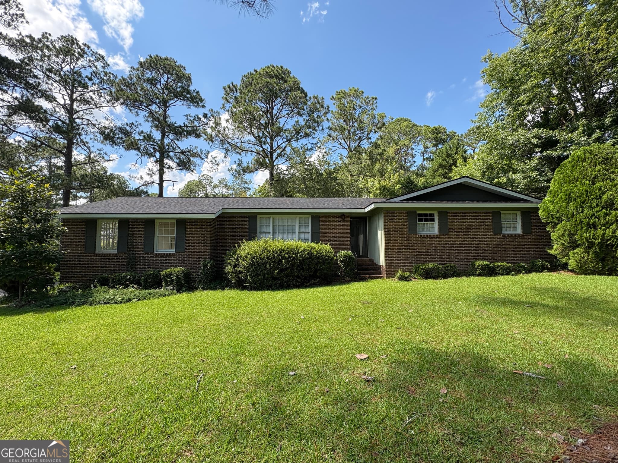 3 bedroom, 2 bathroom, 1,470 sq ft single family residence for sale at 1340 5th Avenue, Eastman, GA 31023 — photo 3