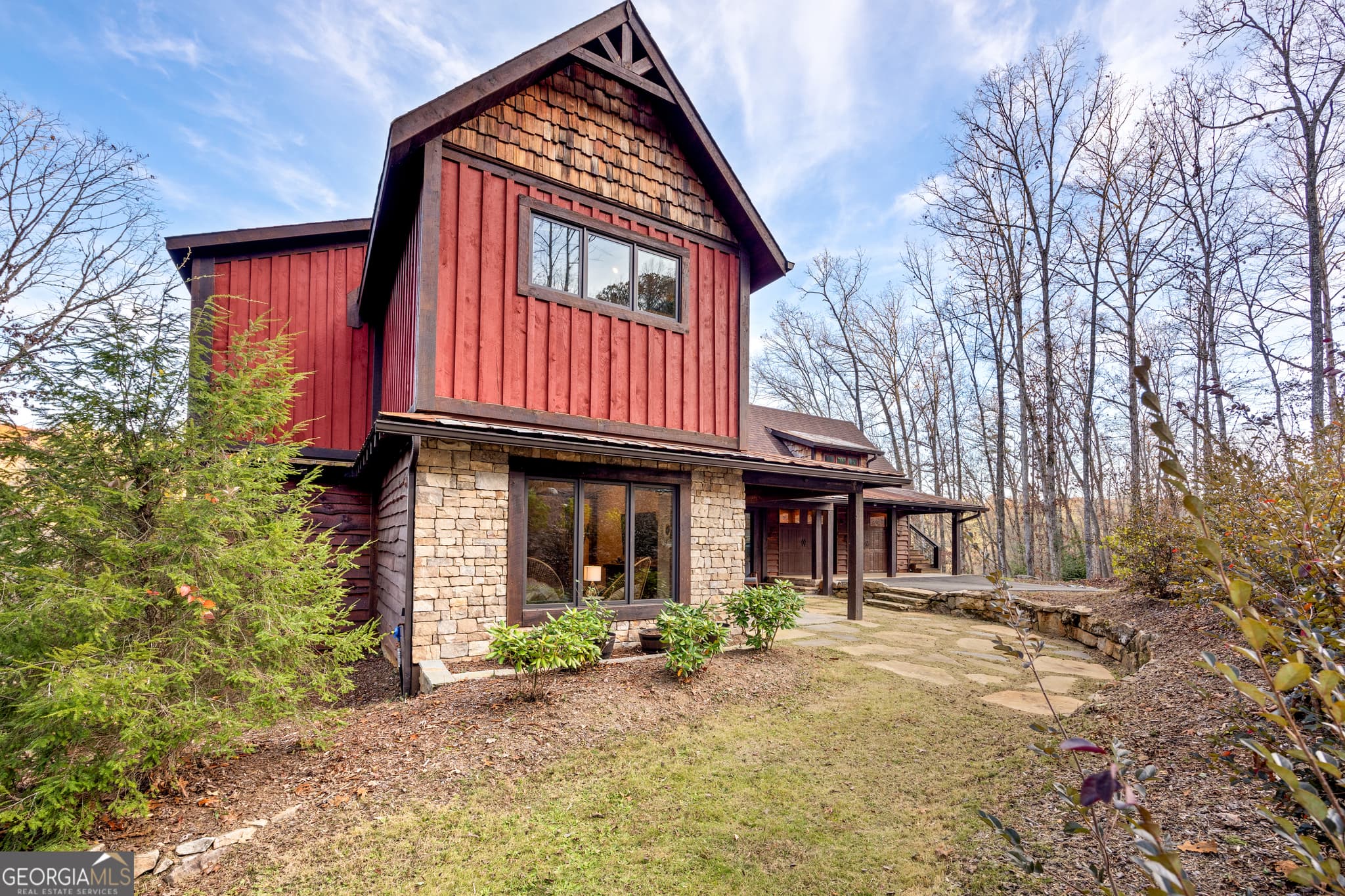 5 bedroom, 5.5 bathroom, 4,716 sq ft cabin,single family residence for sale at 450 Miracle Lane, Blue Ridge, GA 30513 — photo 8