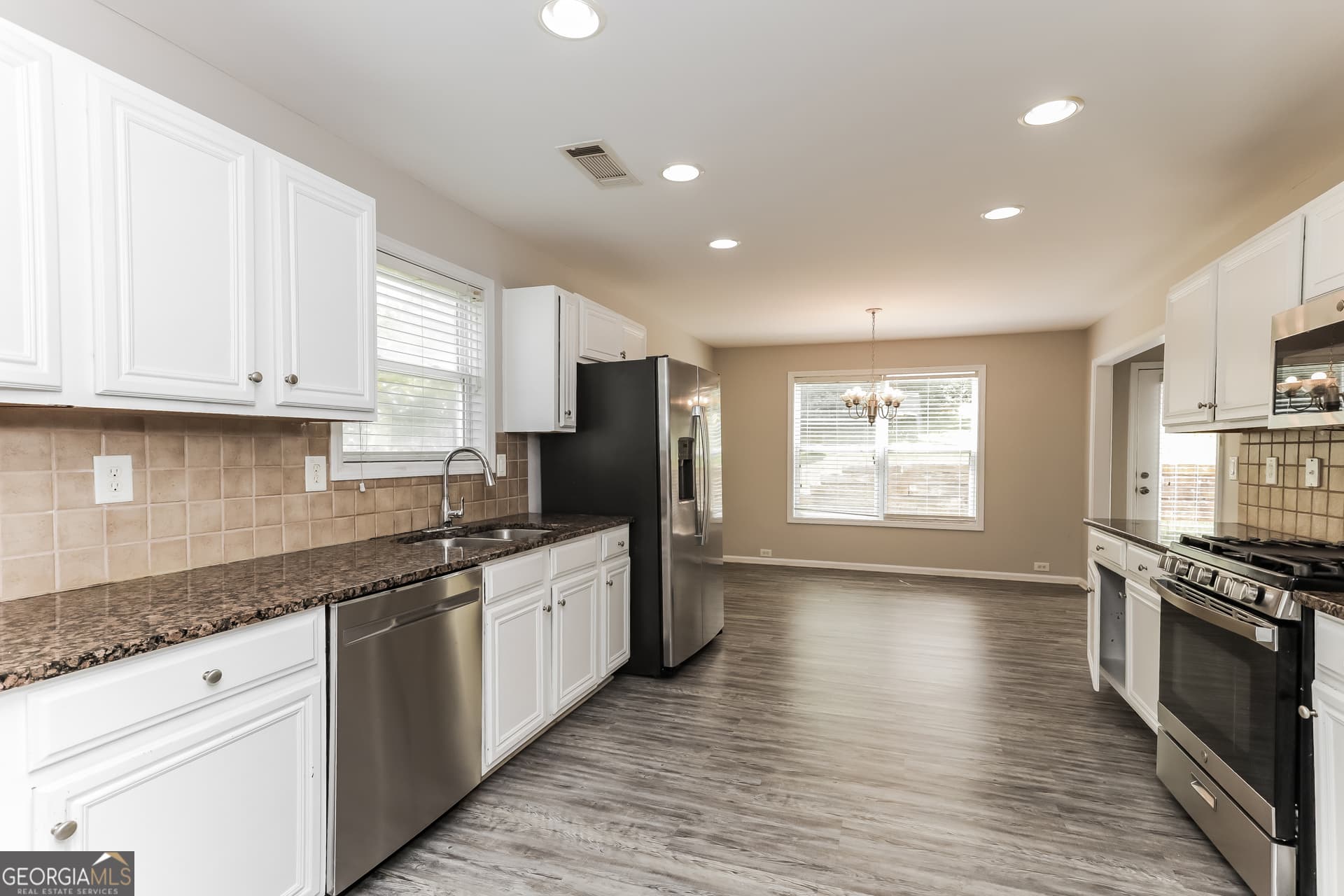 4 bedroom, 3.5 bathroom, 3,332 sq ft single family residence for sale at 180 Hawken Trail, Mcdonough, GA 30253 — photo 6