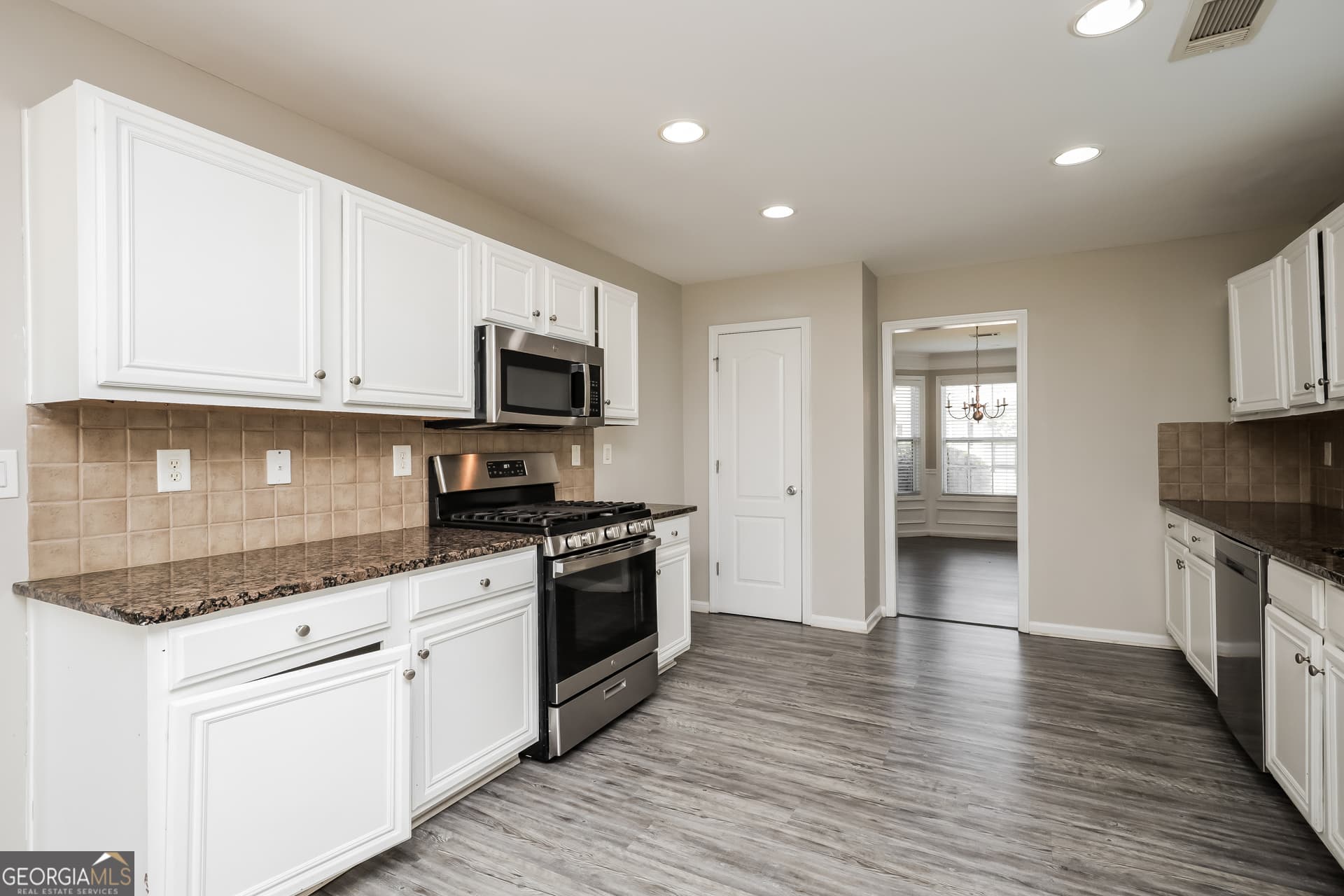 4 bedroom, 3.5 bathroom, 3,332 sq ft single family residence for sale at 180 Hawken Trail, Mcdonough, GA 30253 — photo 7