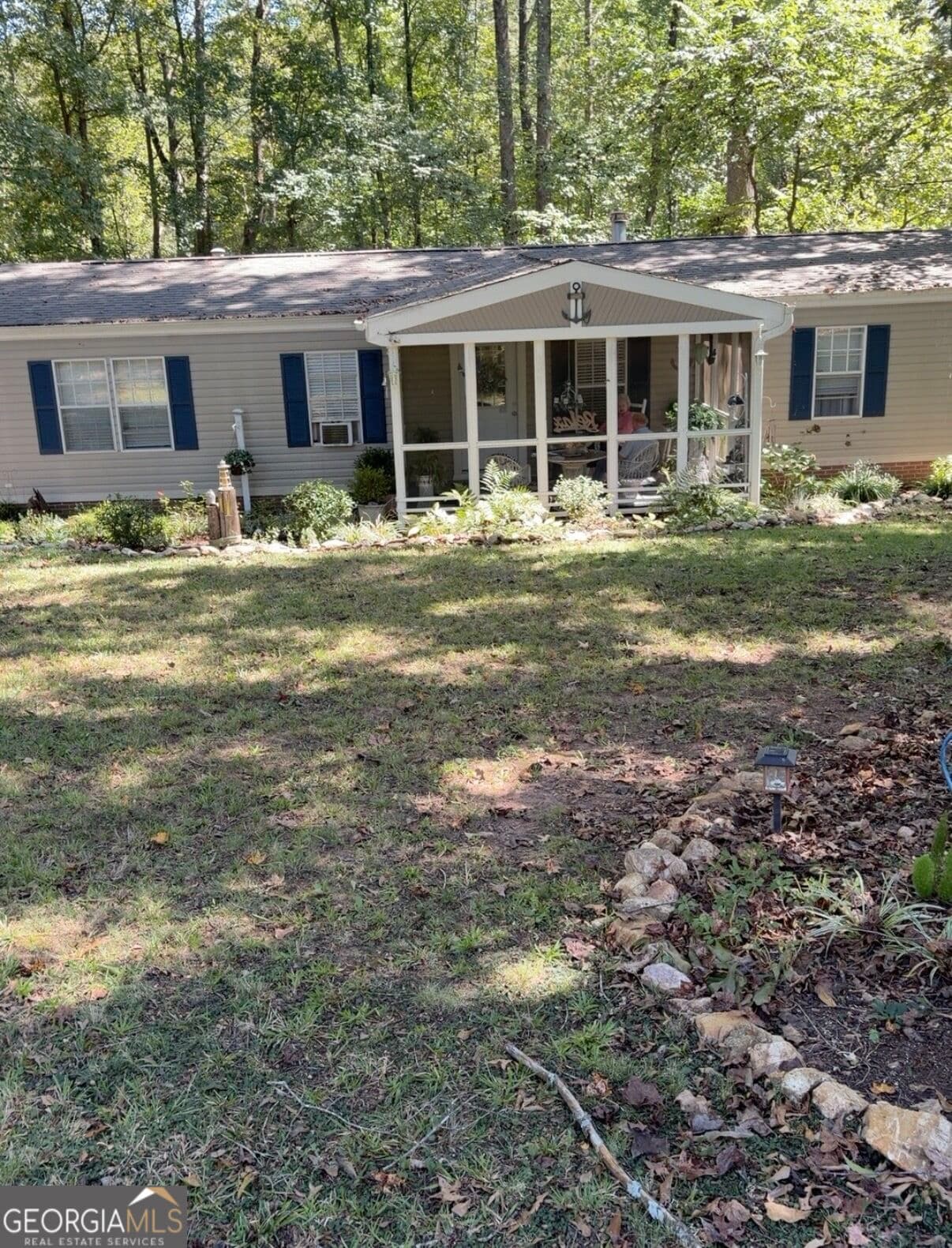 3 bedroom, 2 bathroom, 1,272 sq ft manufactured home,single family residence for sale at 11 Jimmy Parish Drive 15, Lavonia, GA 30553 — photo 1 of 26