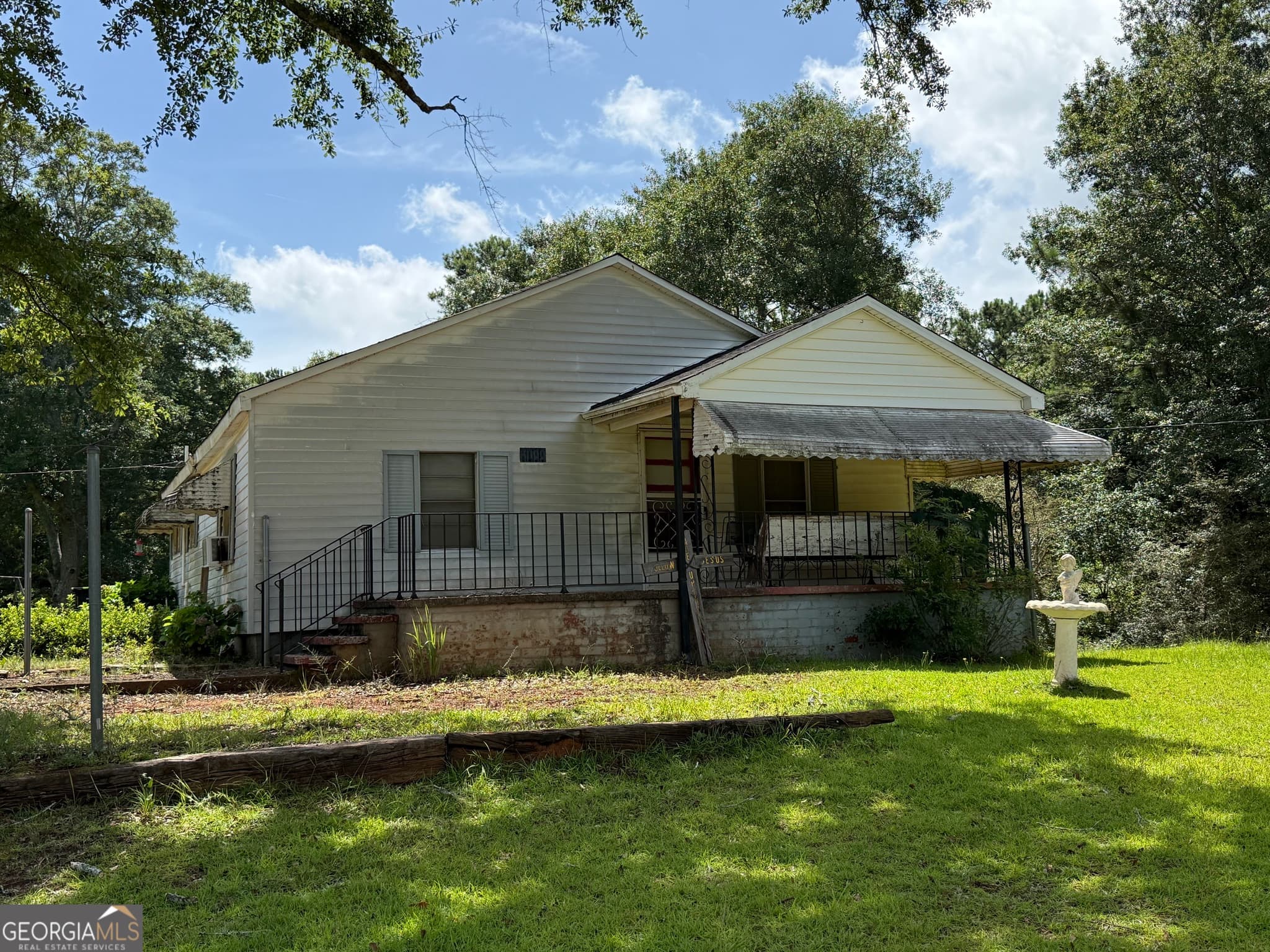 2 bedroom, 1 bathroom, 1,199 sq ft single family residence for sale at 6099 Indian Trail, Thomaston, GA 30286