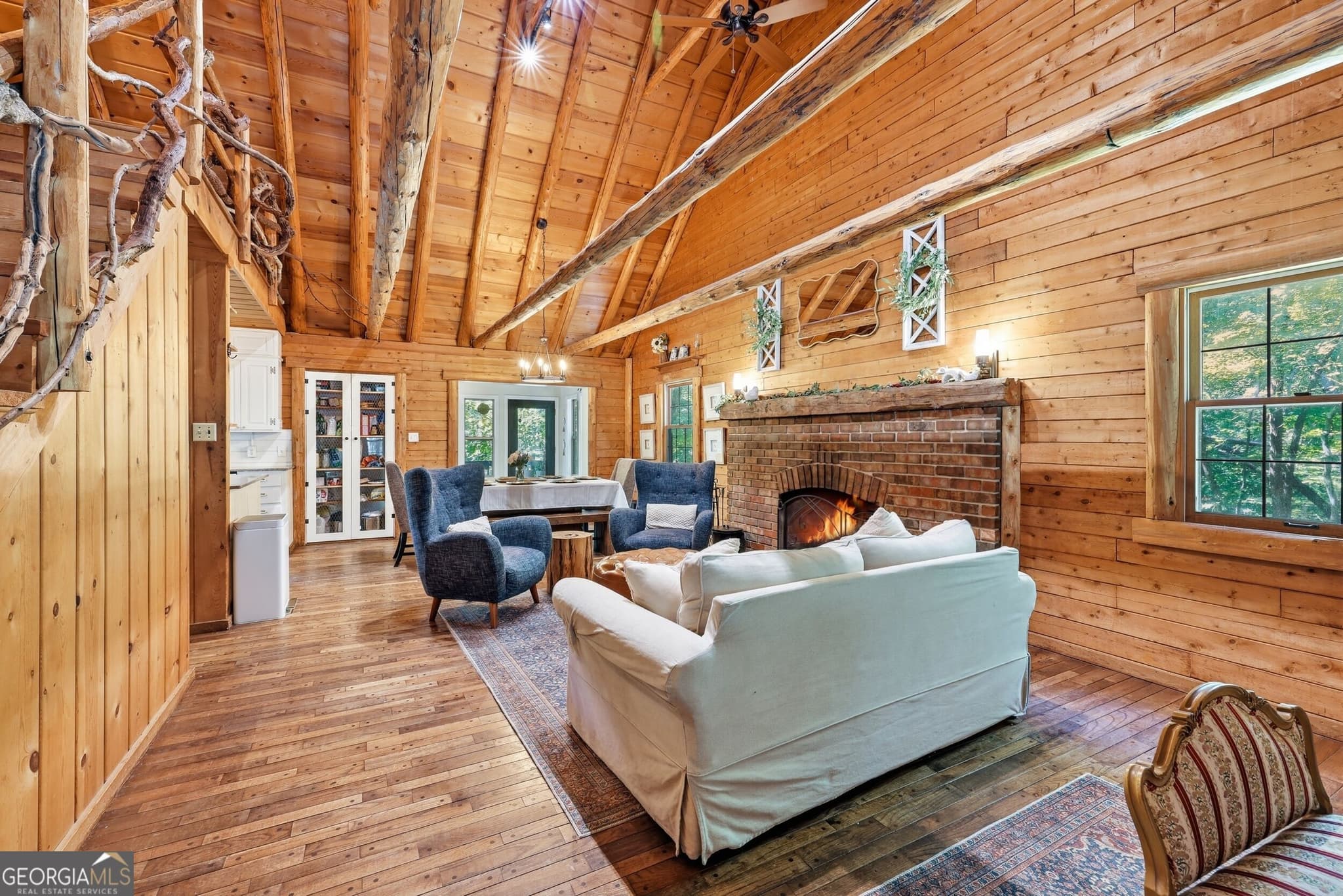 5 bedroom, 3 bathroom, 3,805 sq ft cabin,single family residence for sale at 282 Jarrett Manor Estates Road, Toccoa, GA 30577 — photo 10
