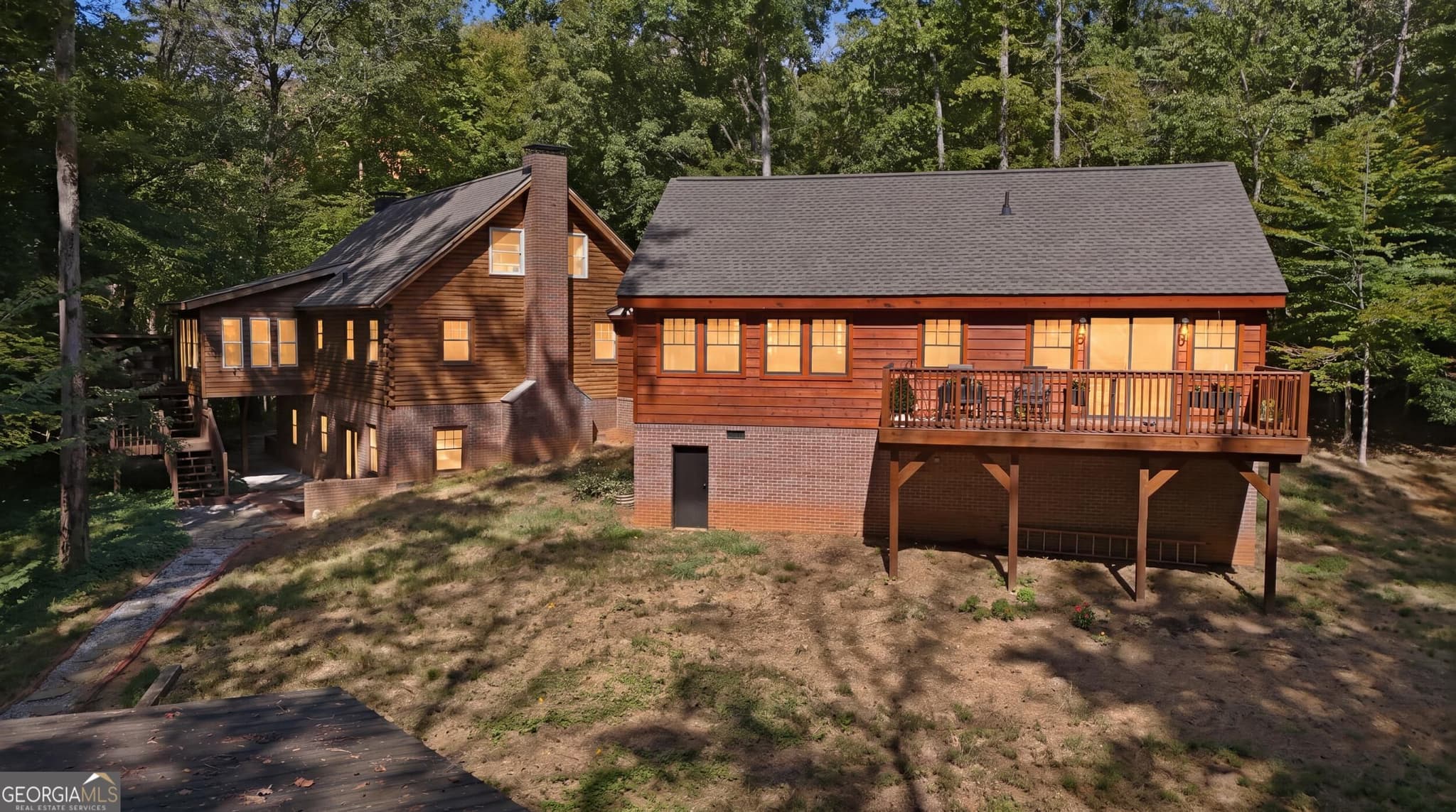 5 bedroom, 3 bathroom, 3,805 sq ft cabin,single family residence for sale at 282 Jarrett Manor Estates Road, Toccoa, GA 30577 — photo 4