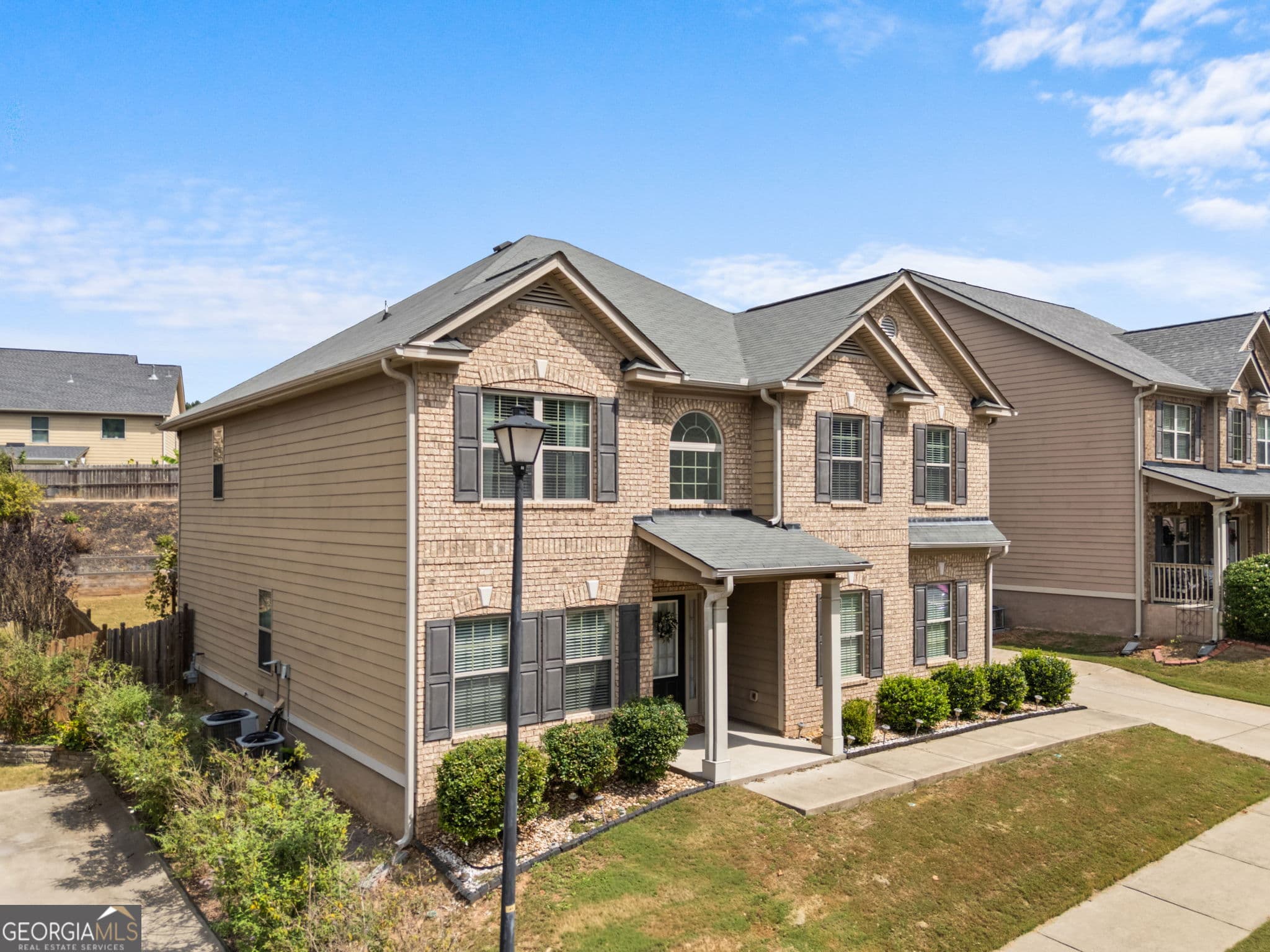 4 bedroom, 2.5 bathroom, 2,944 sq ft single family residence for sale at 514 Sunset Street, Canton, GA 30114 — photo 2