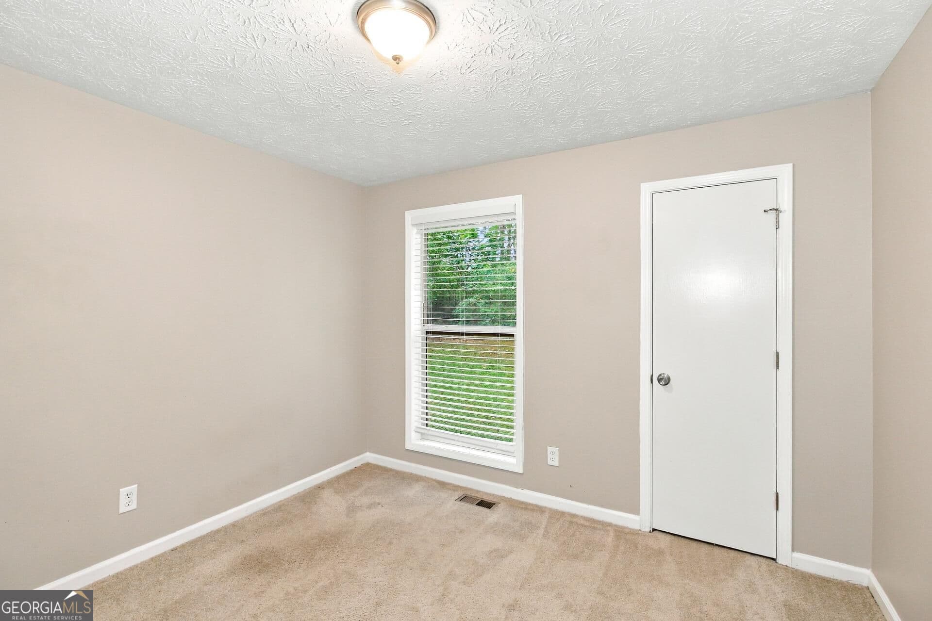 5 bedroom, 2 bathroom, 1,754 sq ft single family residence for sale at 6048 Matthew Lane, Douglasville, GA 30135 — photo 10
