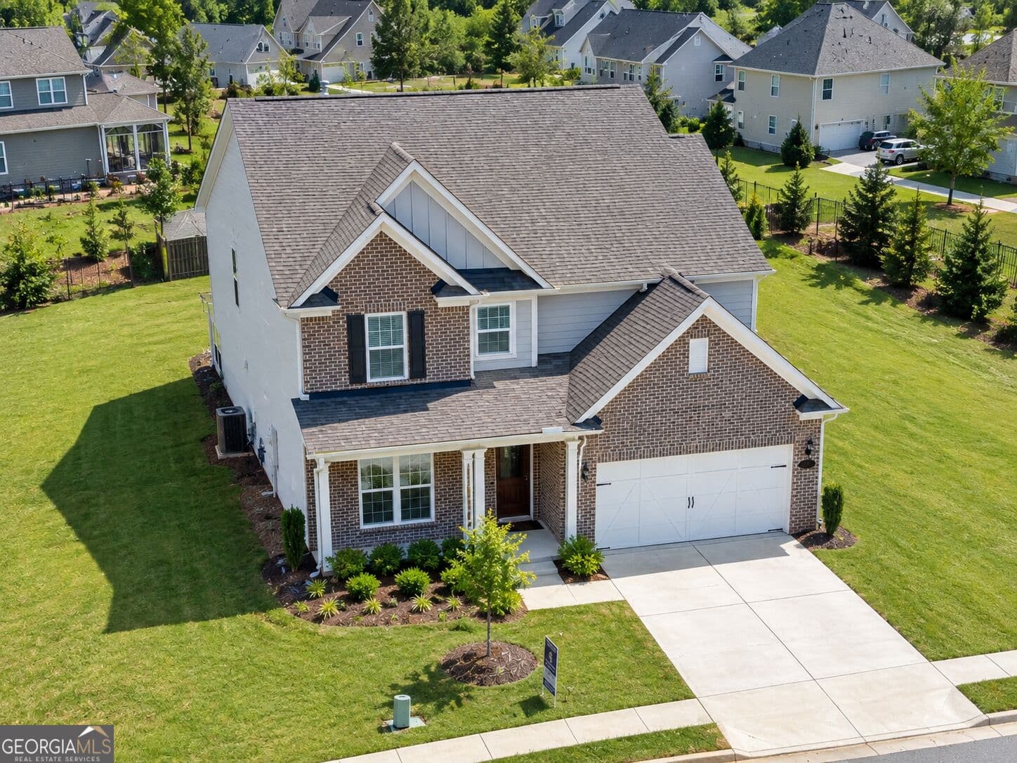 5 bedroom, 4 bathroom, 3,161 sq ft single family residence for sale at 502 Albertson Avenue, Peachtree City, GA 30269 — photo 2