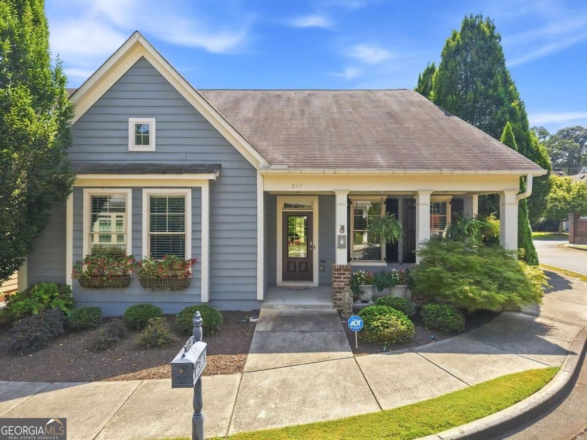 3 bedroom, 2.5 bathroom, 2,100 sq ft single family residence for sale at 827 Rockford Commons Drive, Marietta, GA 30064 — photo 1 of 53