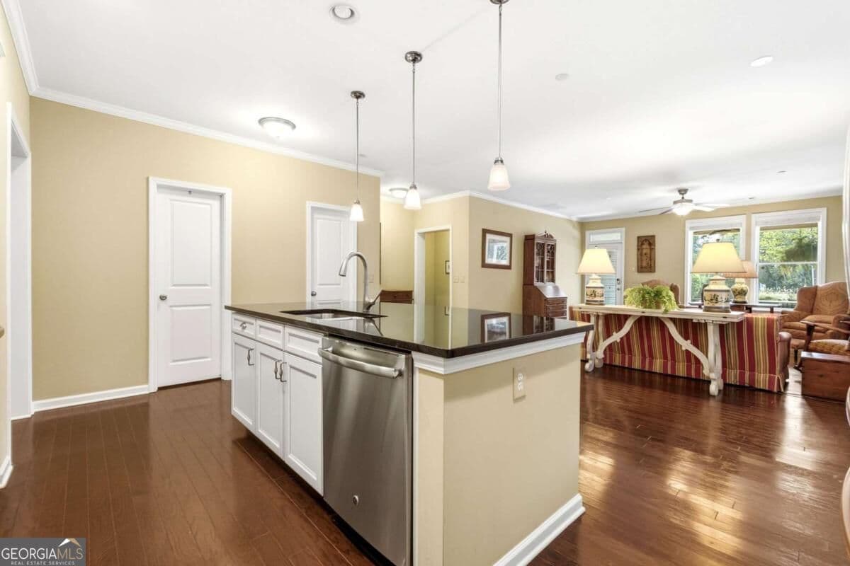3 bedroom, 2.5 bathroom, 2,100 sq ft single family residence for sale at 827 Rockford Commons Drive, Marietta, GA 30064 — photo 9