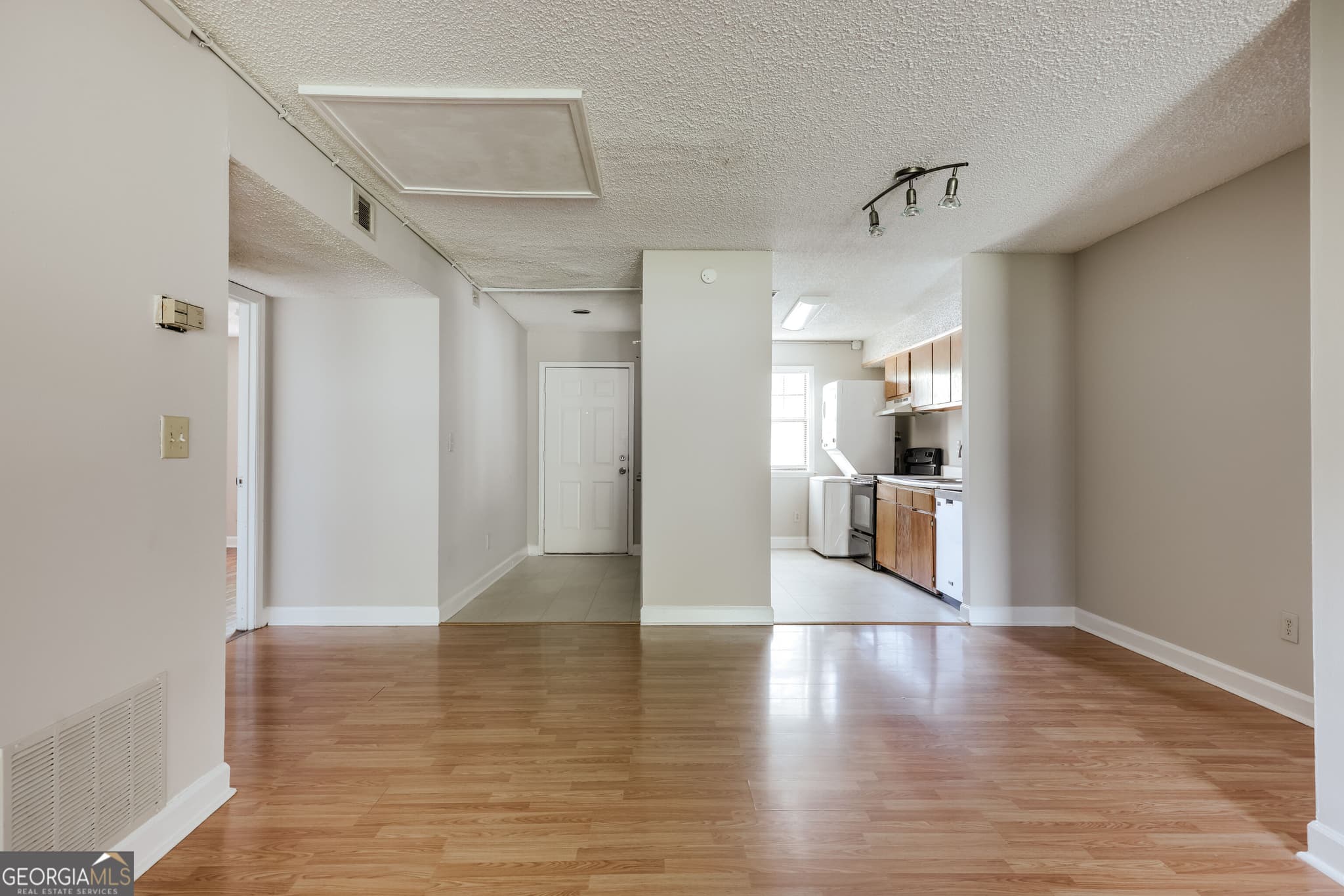 2 bedroom, 2 bathroom, 1,168 sq ft condominium for sale at 290 Appleby Drive 153, Athens, GA 30605 — photo 9