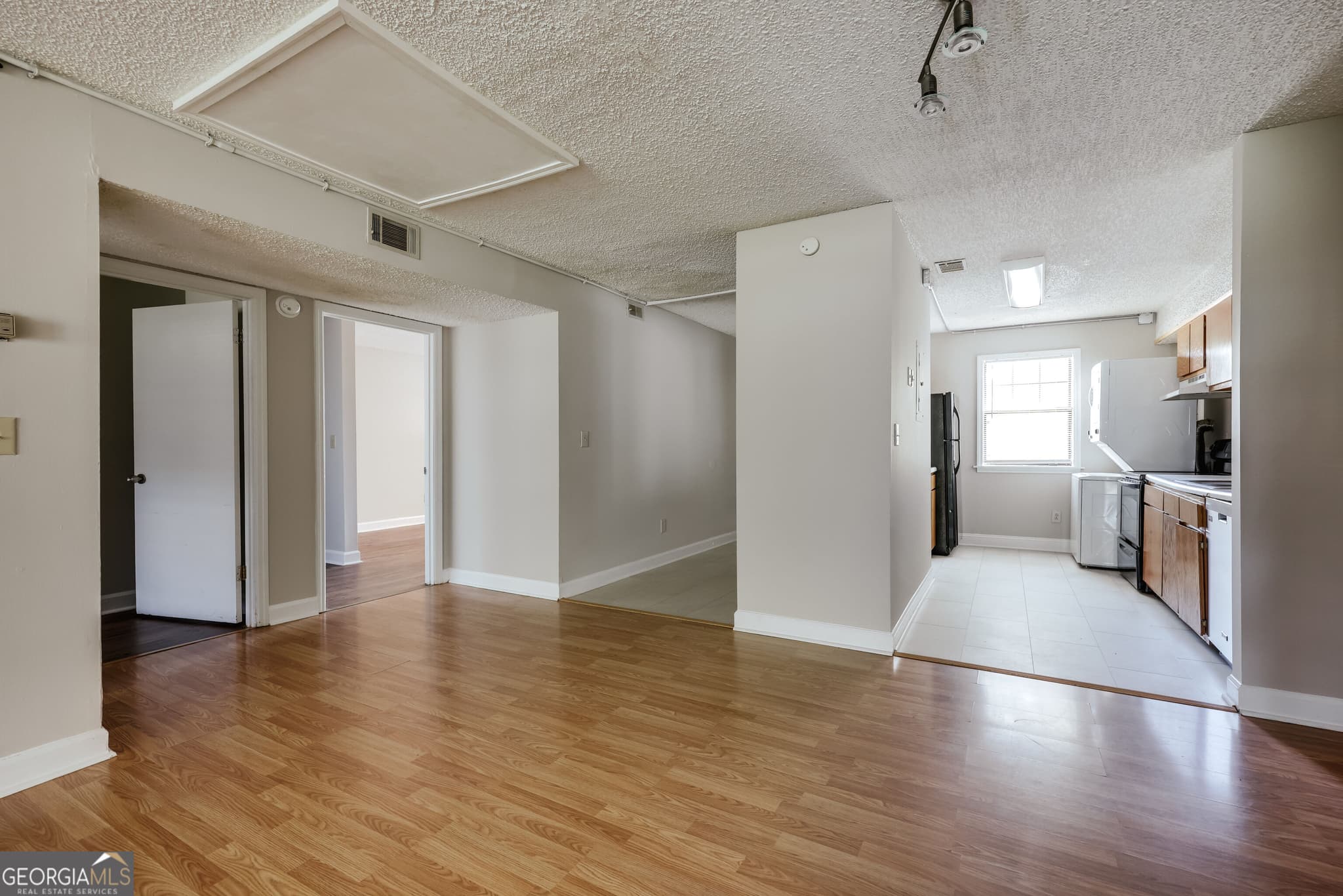 2 bedroom, 2 bathroom, 1,168 sq ft condominium for sale at 290 Appleby Drive 153, Athens, GA 30605 — photo 8