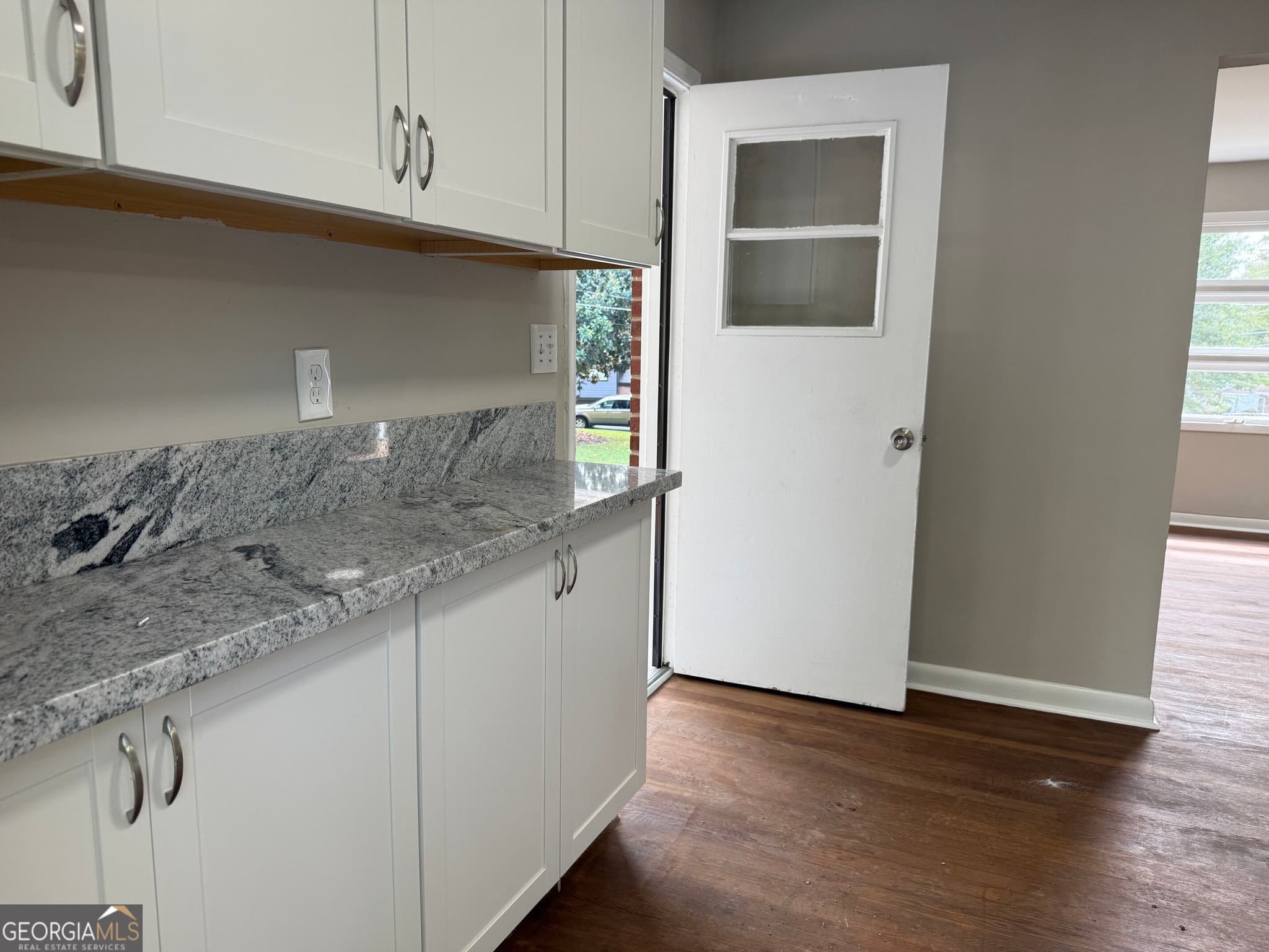 4 bedroom, 2.5 bathroom single family residence for sale at 3229 Vanderbilt Lane, Atlanta, GA 30318 — photo 7