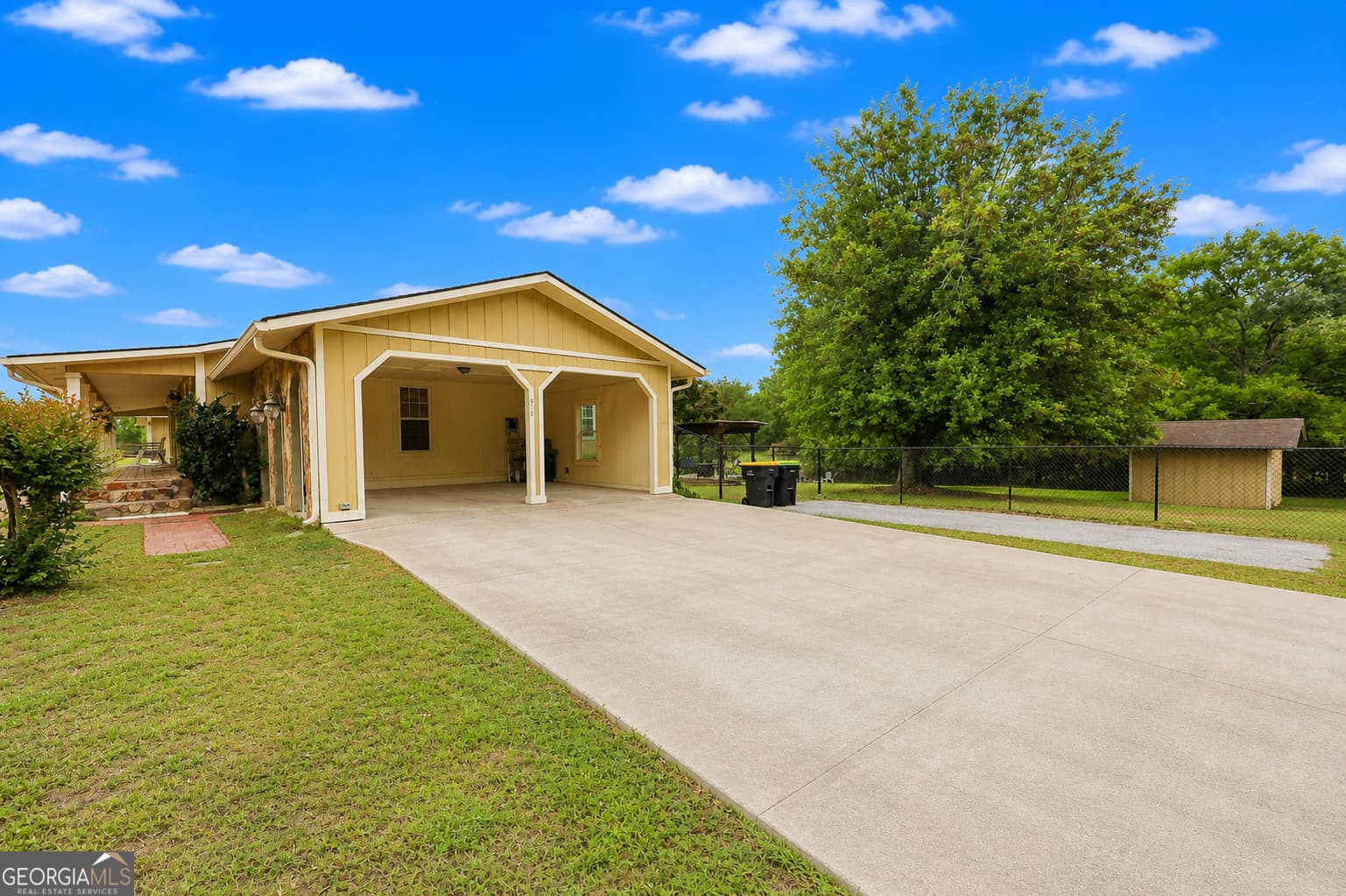 5 bedroom, 3 bathroom, 2,648 sq ft single family residence for sale at 615 Fischer Road, Sharpsburg, GA 30277 — photo 5