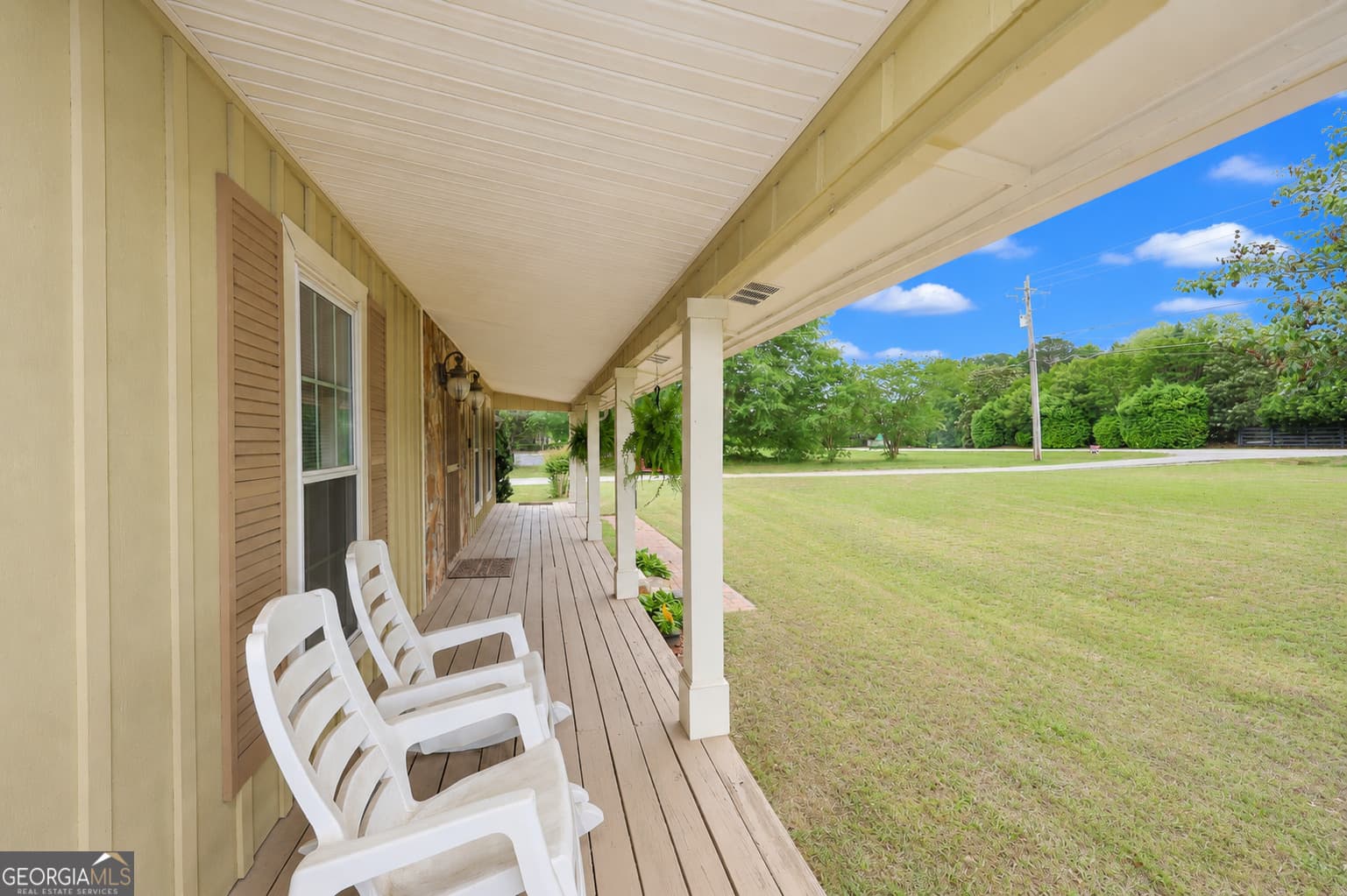 5 bedroom, 3 bathroom, 2,648 sq ft single family residence for sale at 615 Fischer Road, Sharpsburg, GA 30277 — photo 9